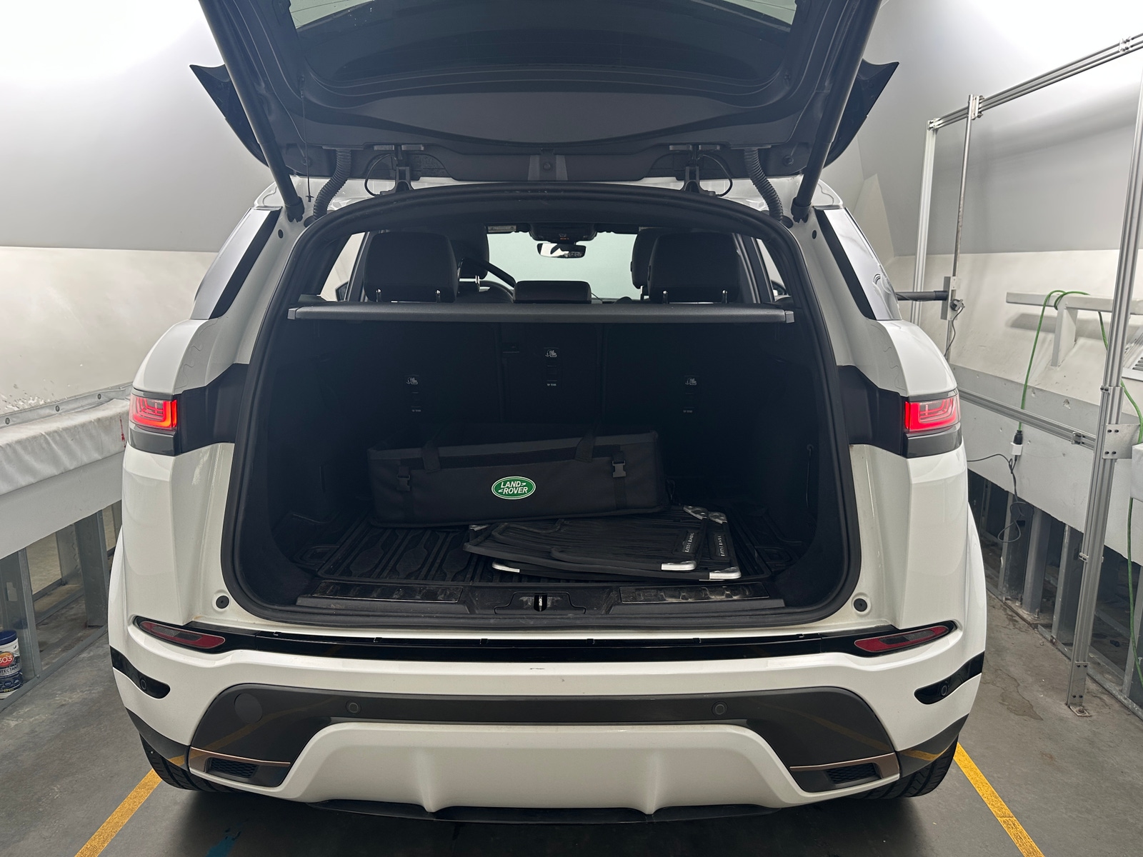 Thumbnail: 2023 Land Rover Range Rover Evoque - 6
