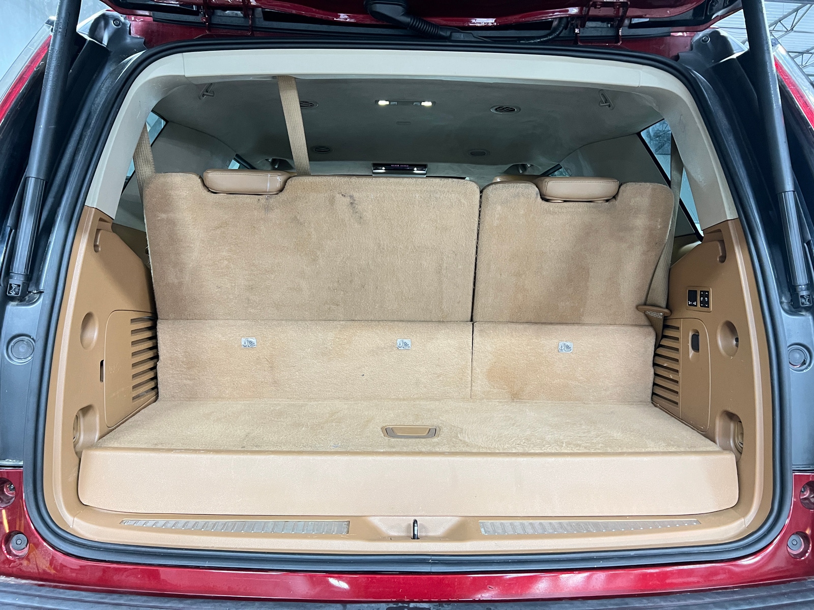 Thumbnail: 2016 Cadillac Escalade - 6