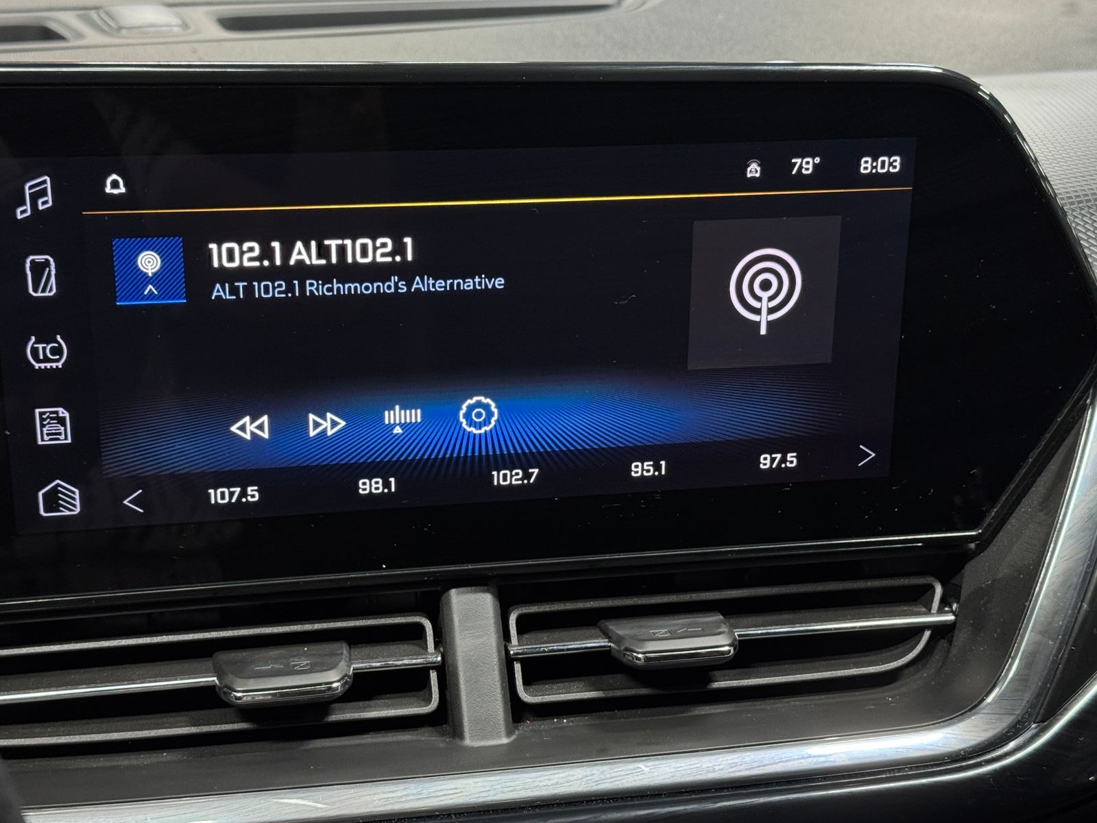 Thumbnail: 2025 Chevrolet Trax - 4