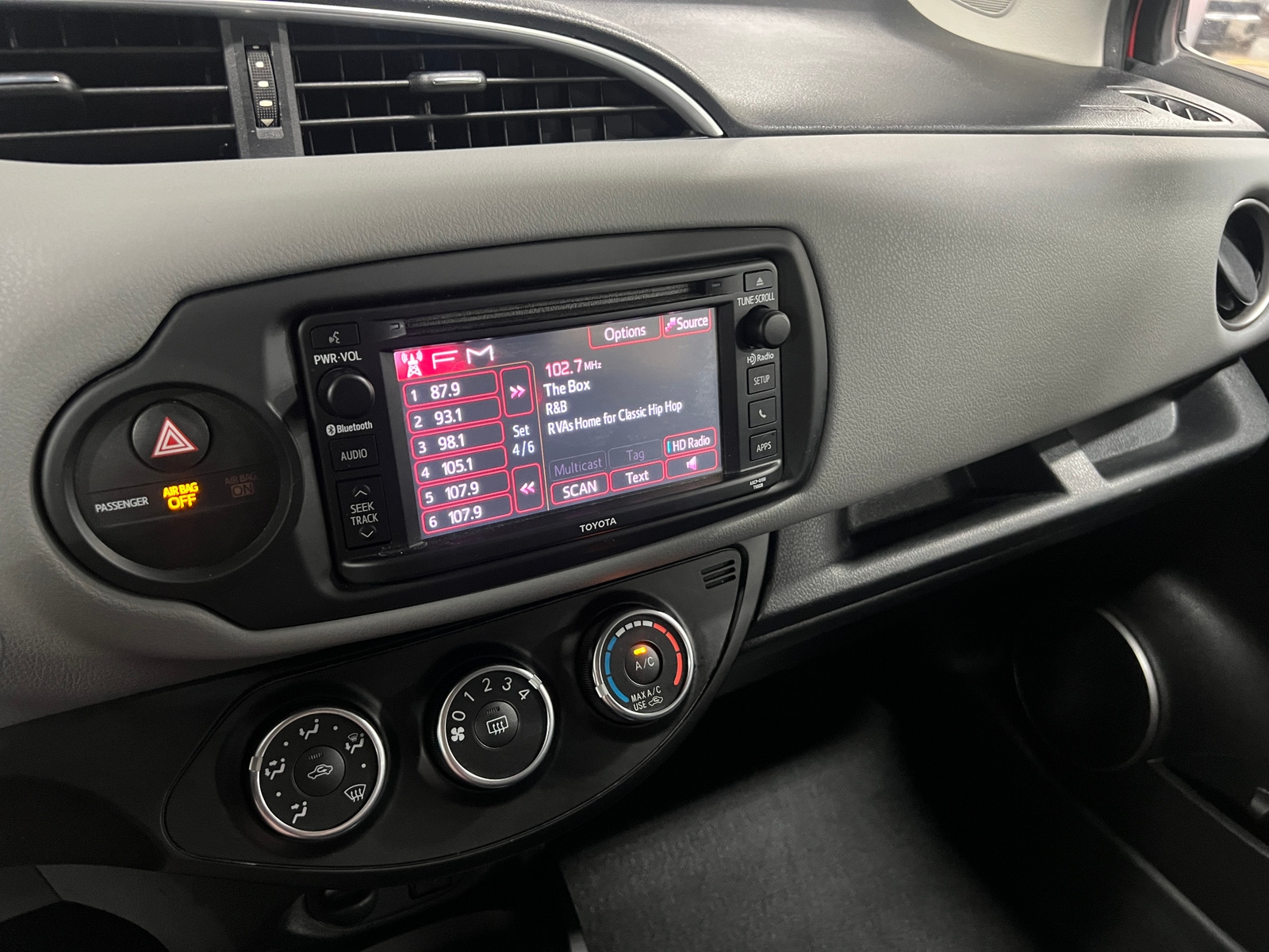 Thumbnail: 2017 Toyota Yaris - 4