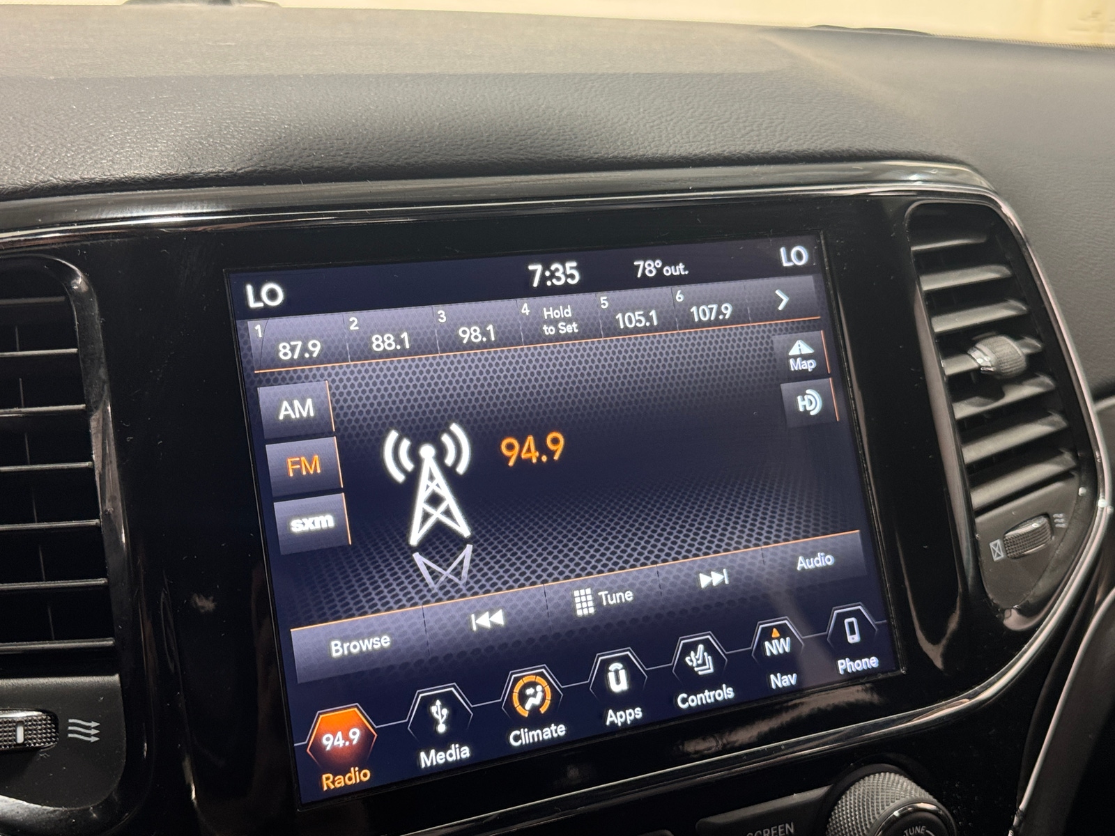 Thumbnail: 2019 Jeep Grand Cherokee - 3