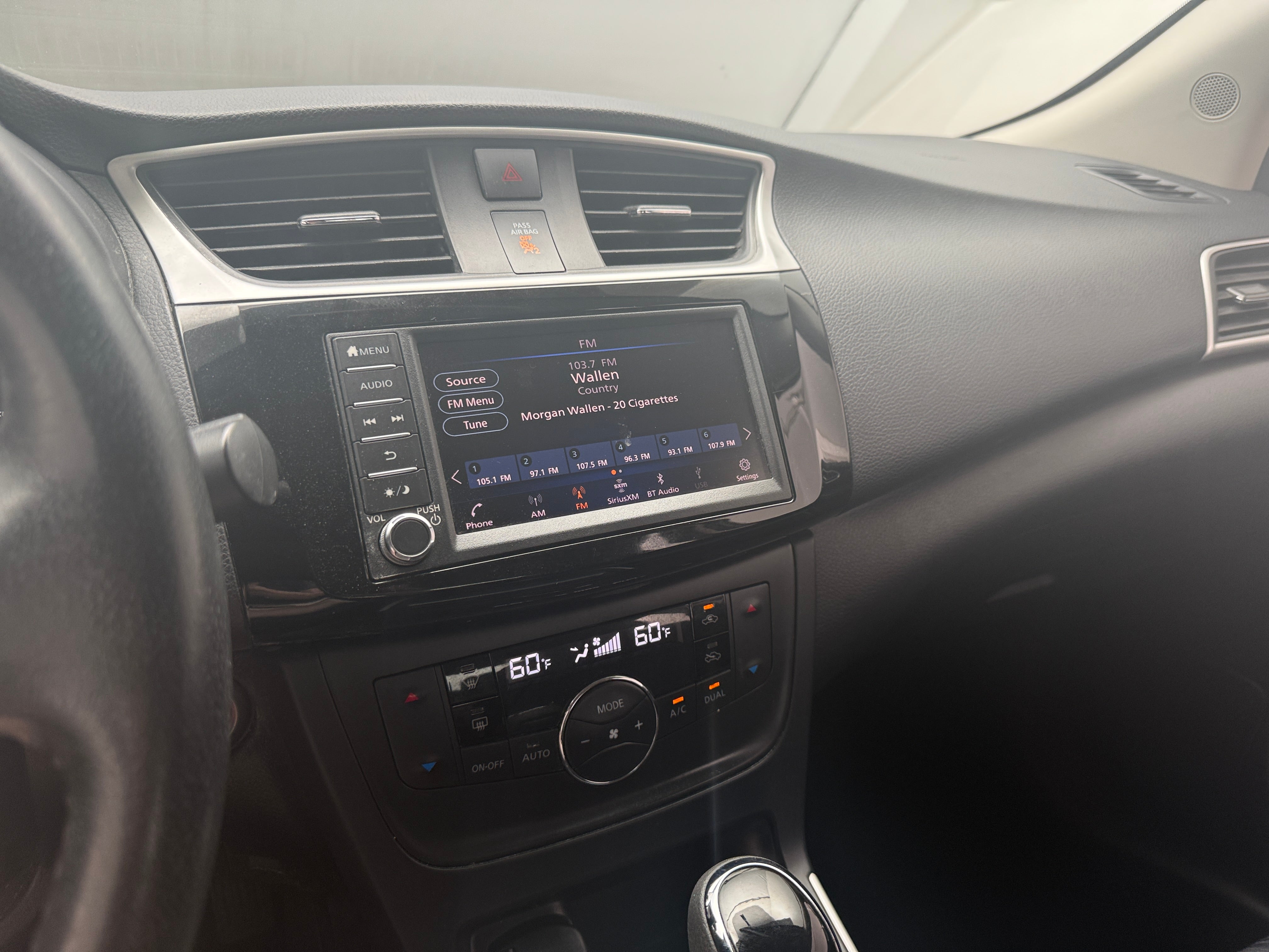 2019 Nissan Sentra SV - Photo 4