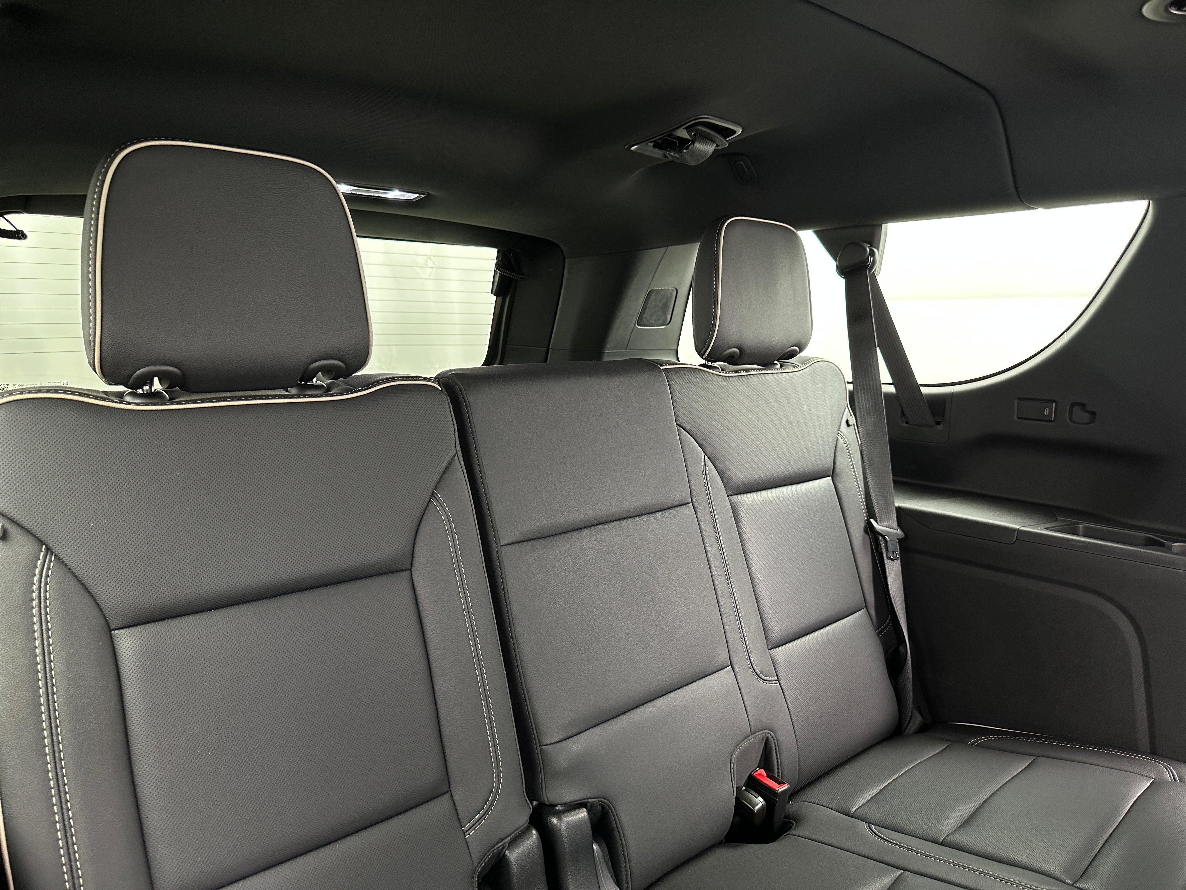 2023 Chevrolet Suburban Premier - Photo 5