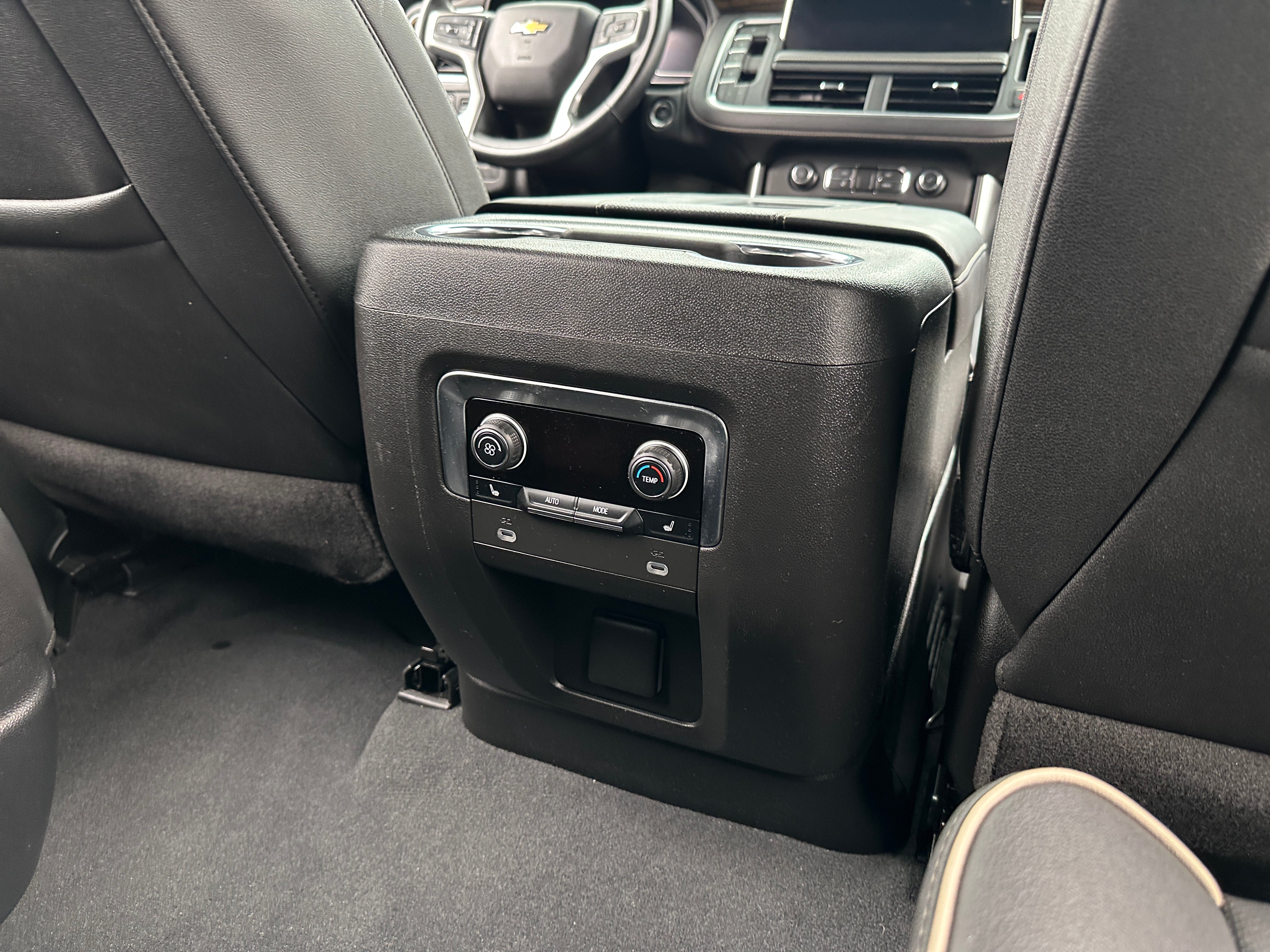 2023 Chevrolet Suburban Premier - Photo 6