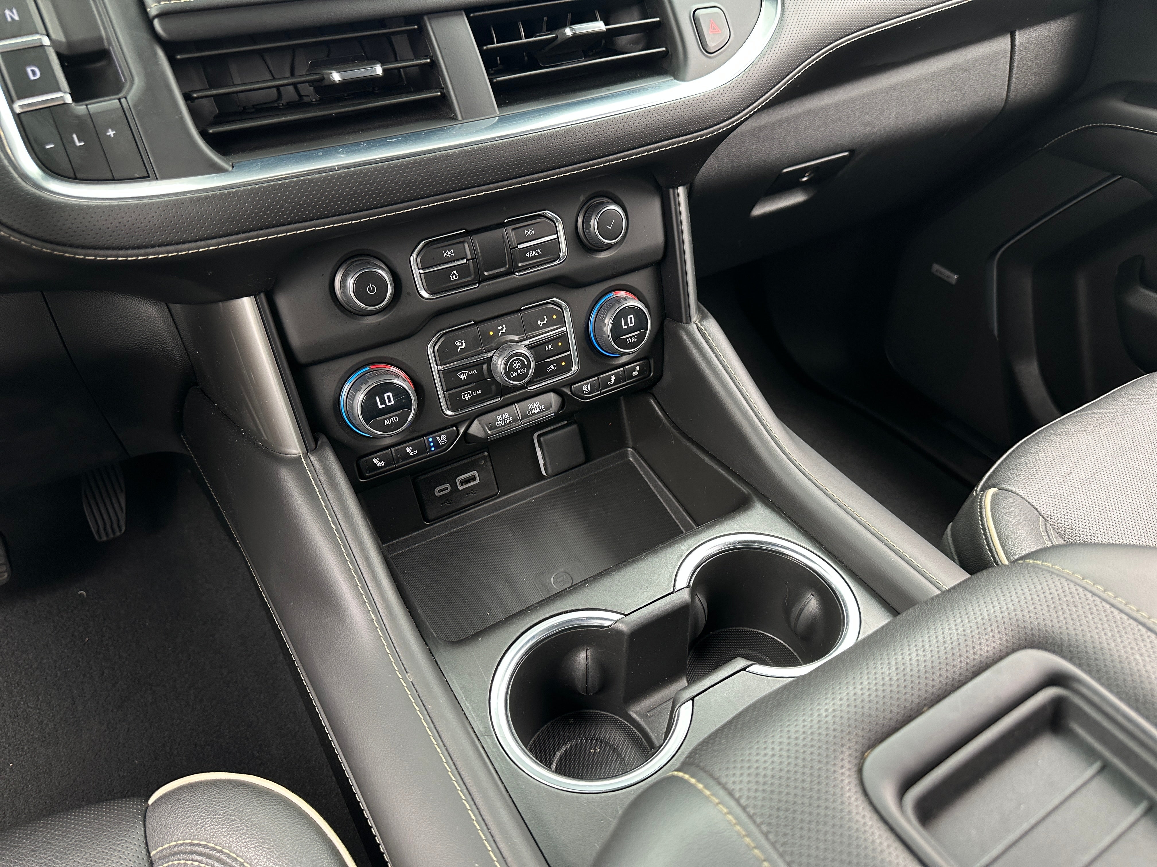 2023 Chevrolet Suburban Premier - Photo 8