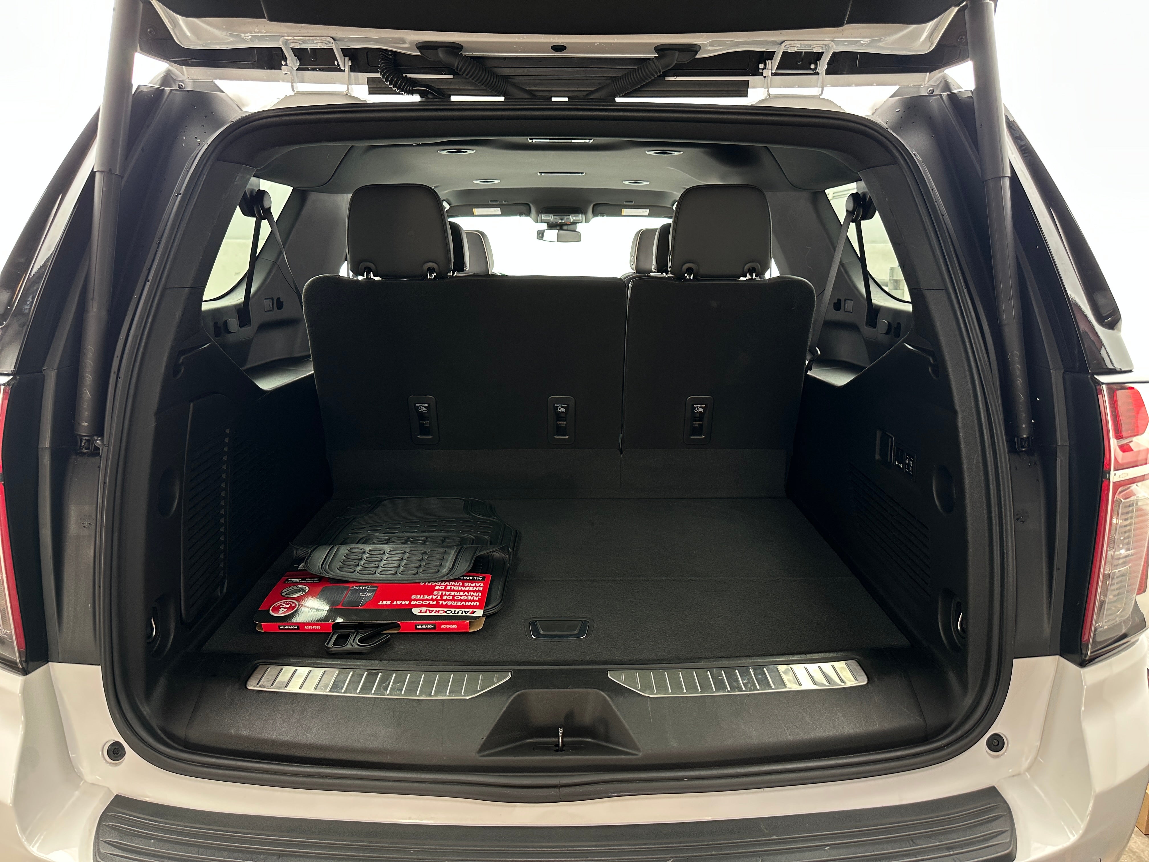 2023 Chevrolet Suburban Premier - Photo 10