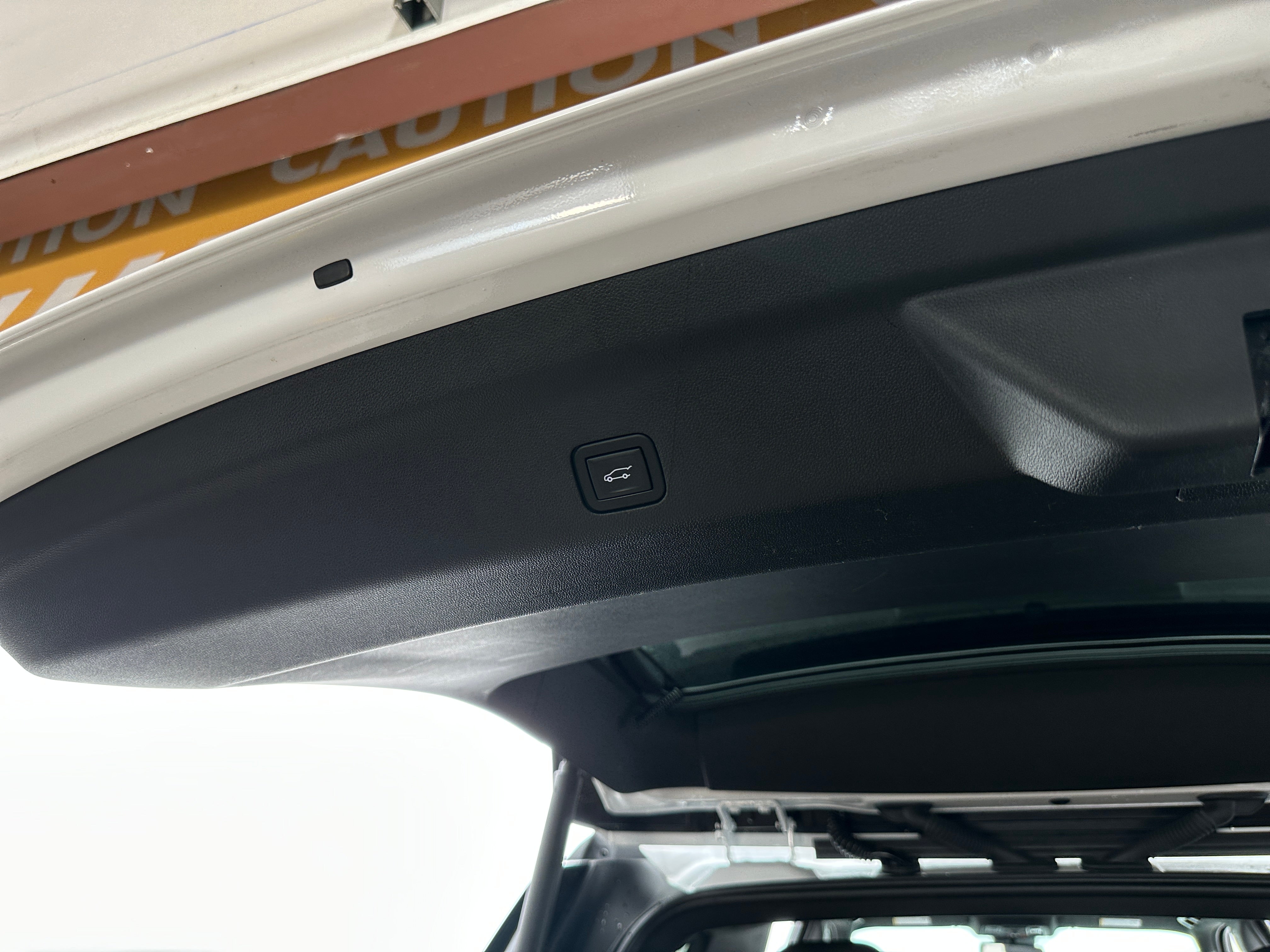 2023 Chevrolet Suburban Premier - Photo 23