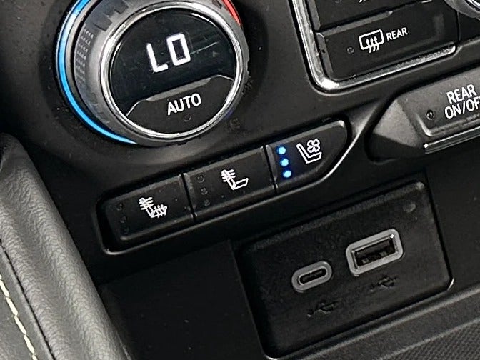 2023 Chevrolet Suburban Premier - Photo 21