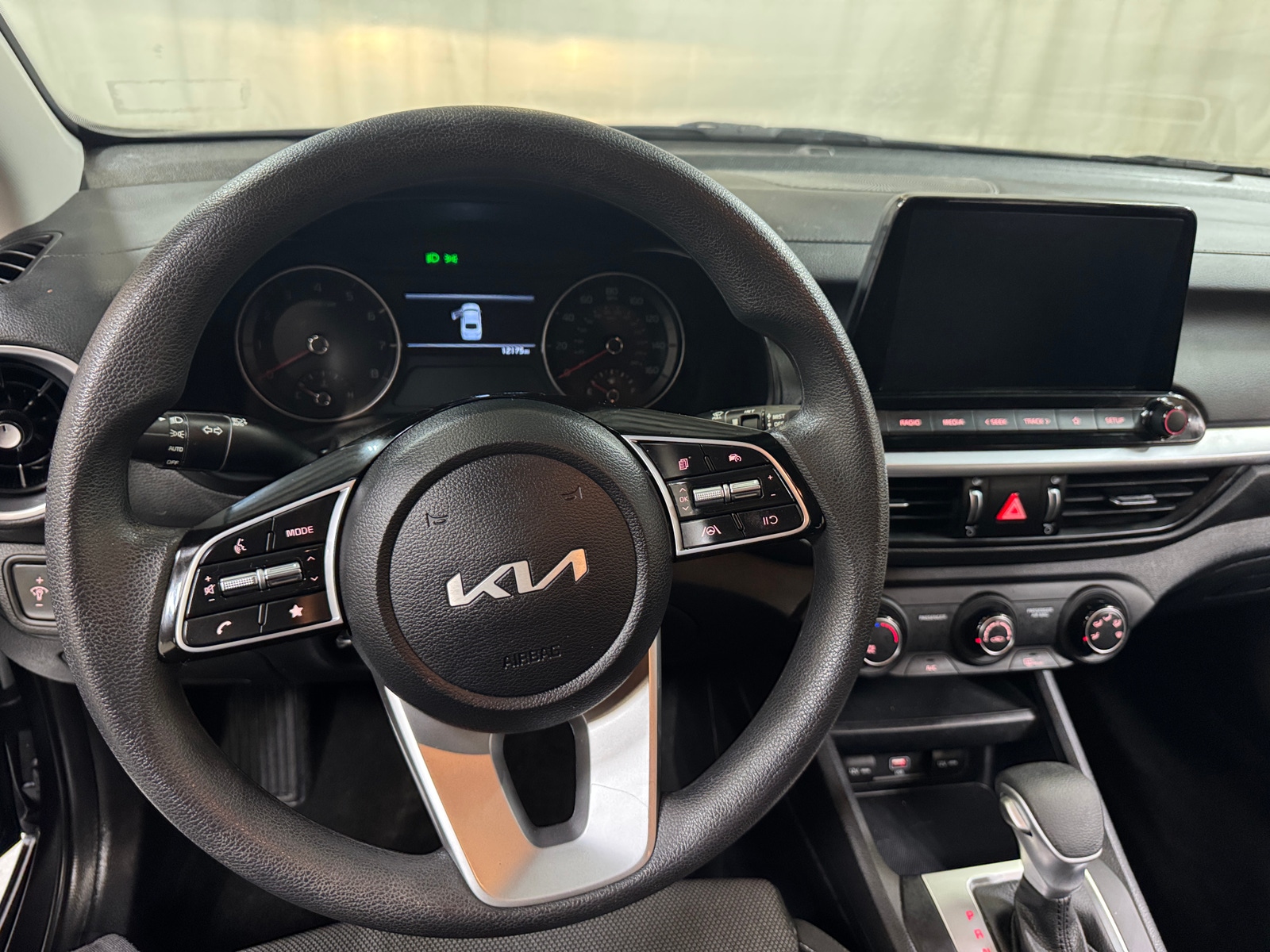 Thumbnail: 2023 Kia Forte - 5
