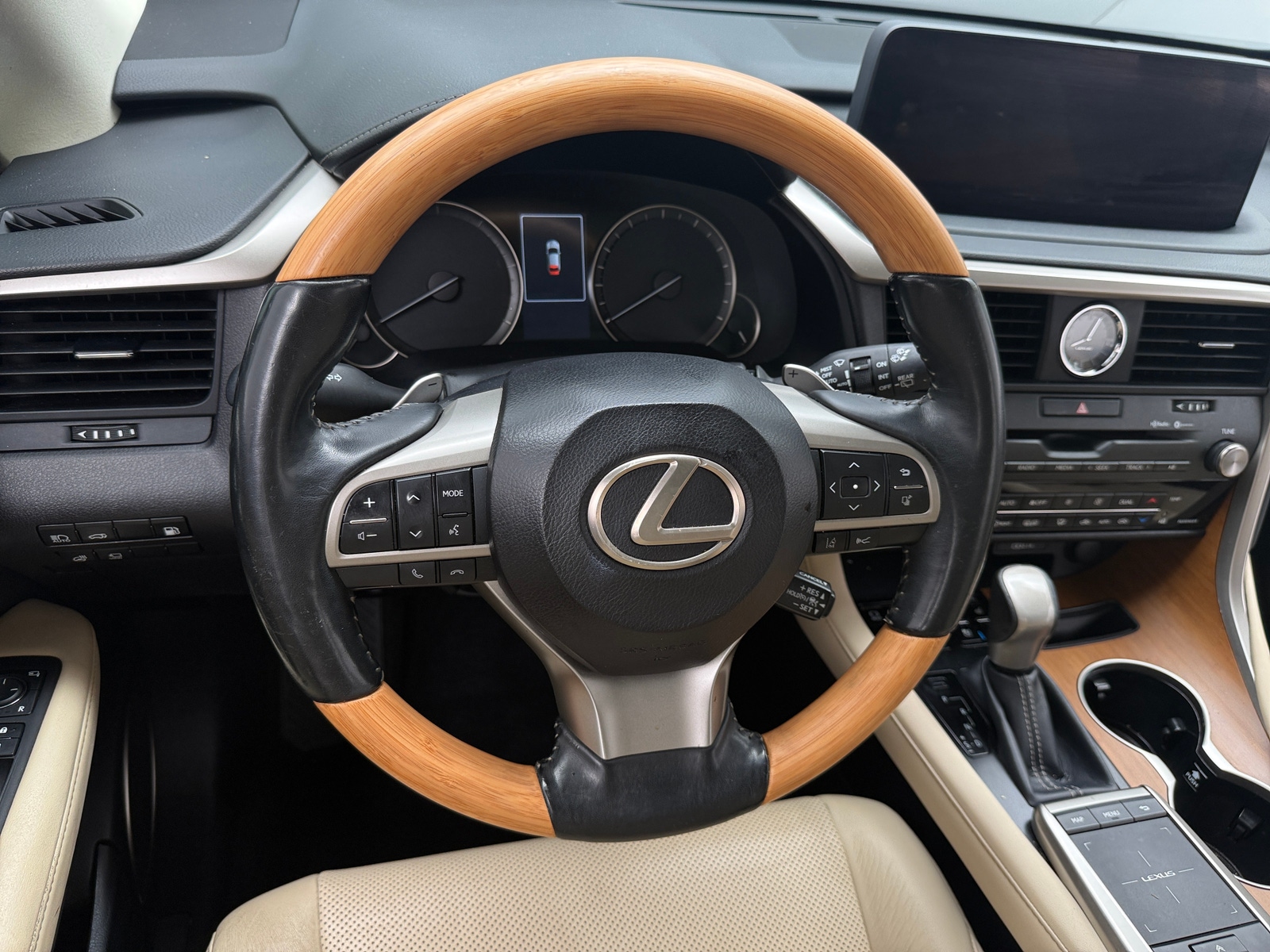 Thumbnail: 2021 Lexus RX - 4