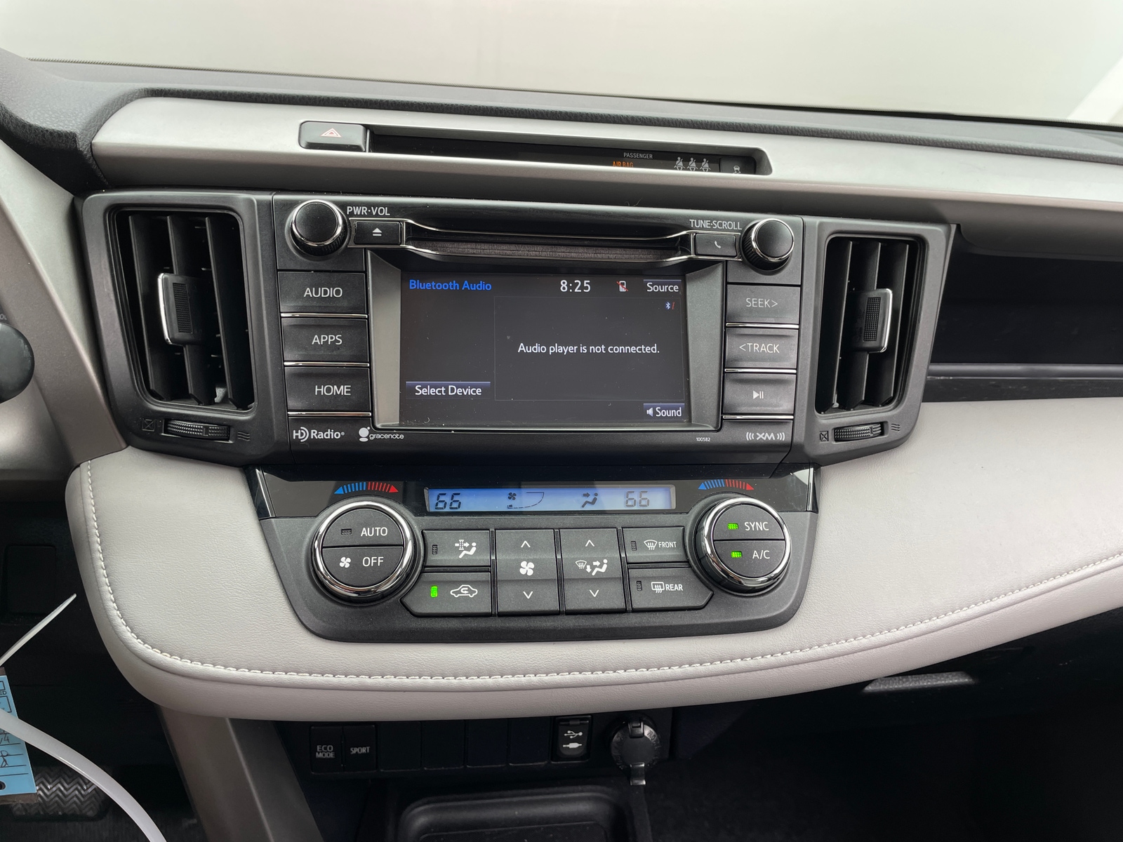 Thumbnail: 2017 Toyota RAV4 - 4