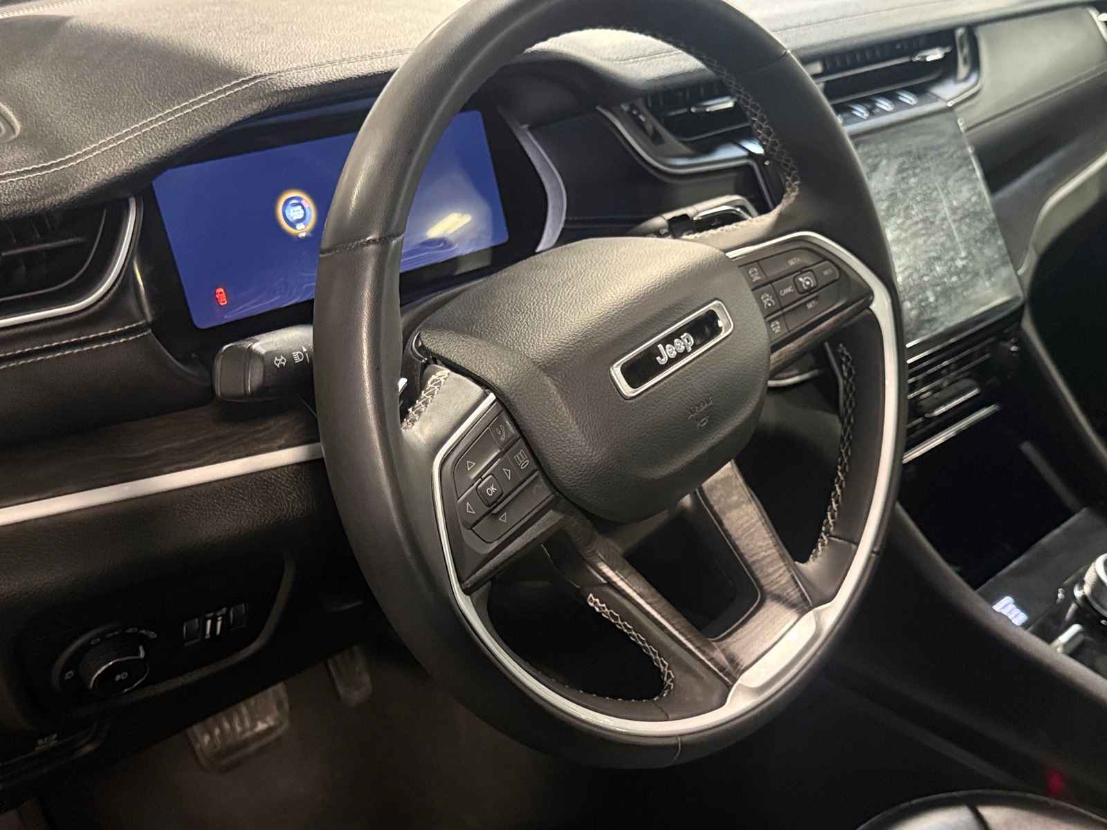 Thumbnail: 2024 Jeep Grand Cherokee - 4
