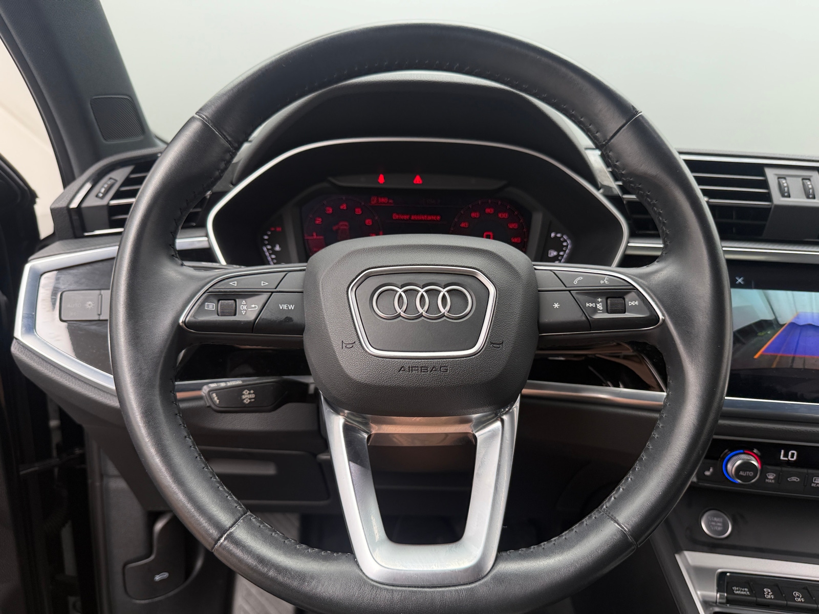 Thumbnail: 2020 Audi Q3 - 4