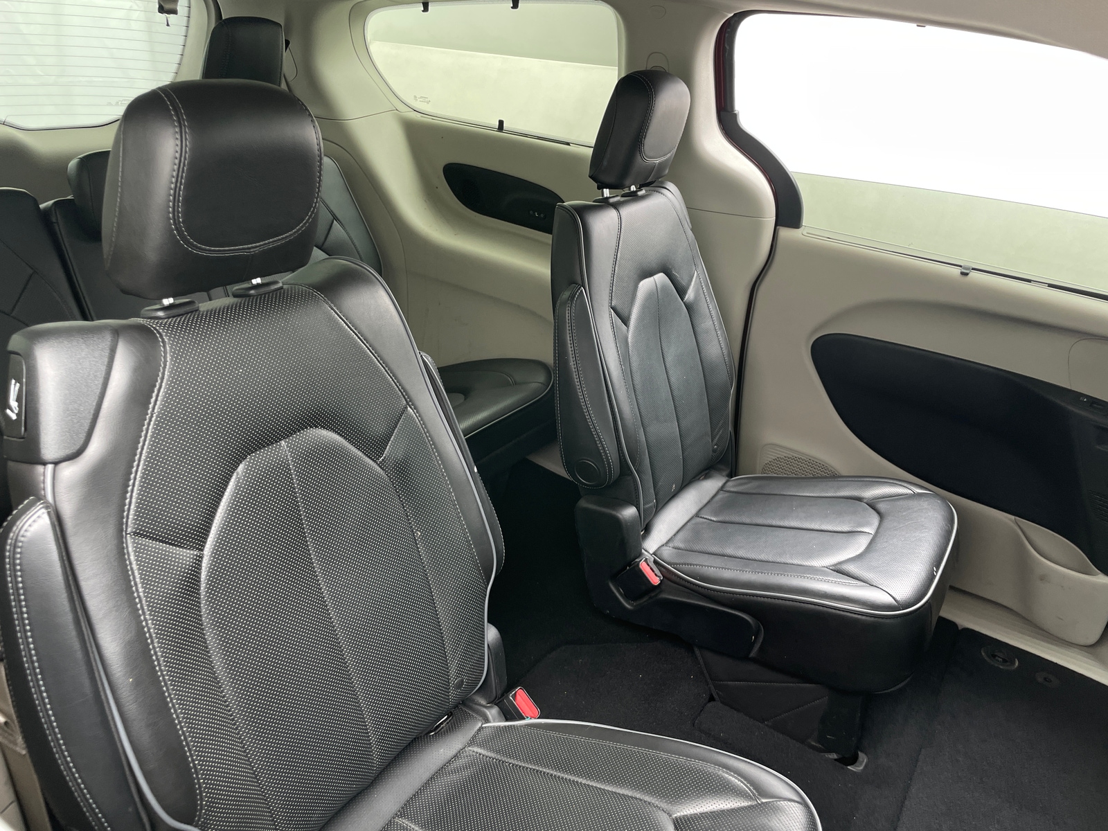 Thumbnail: 2020 Chrysler Pacifica - 5