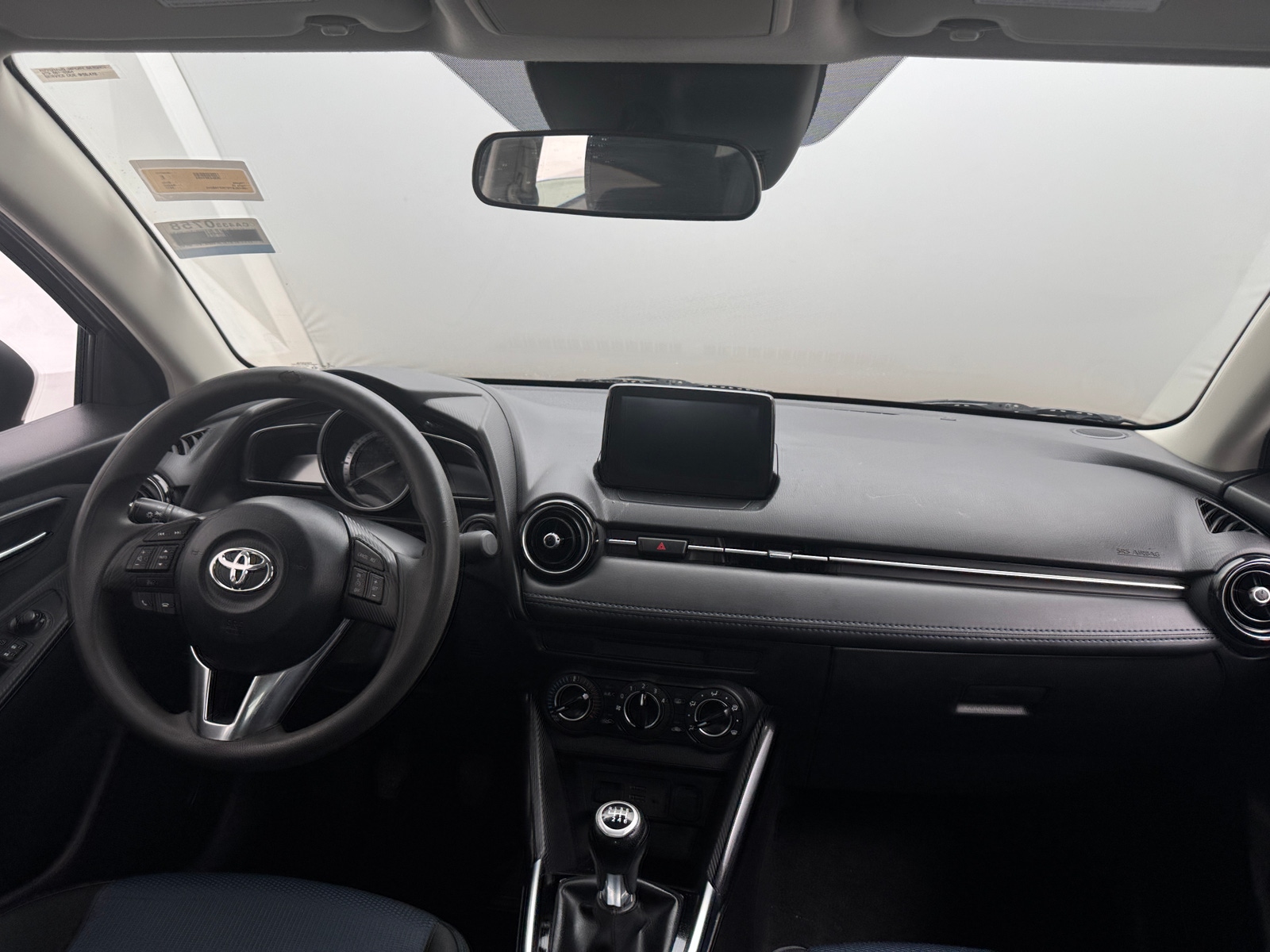 Thumbnail: 2017 Toyota Yaris iA - 3