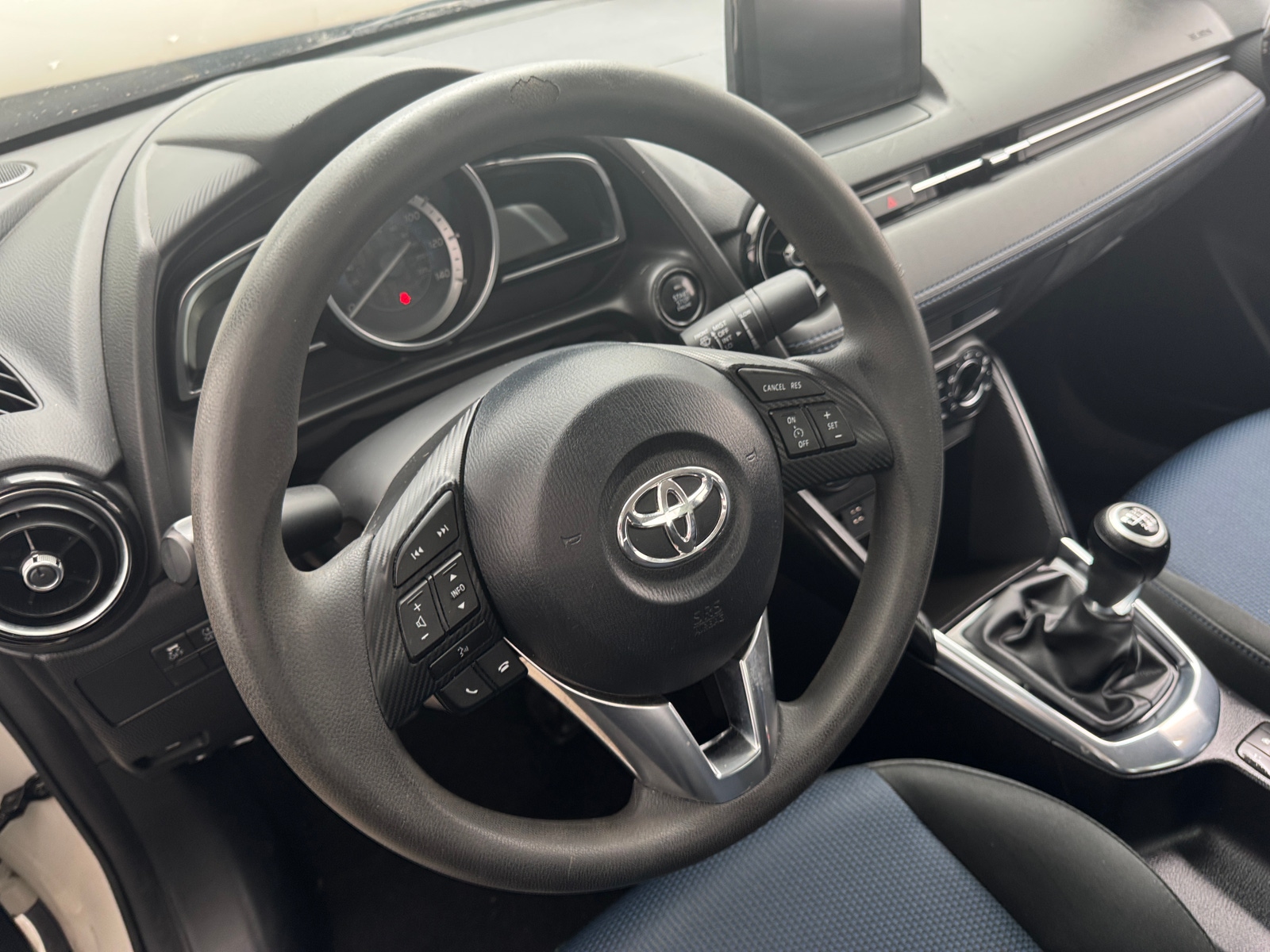 Thumbnail: 2017 Toyota Yaris iA - 5