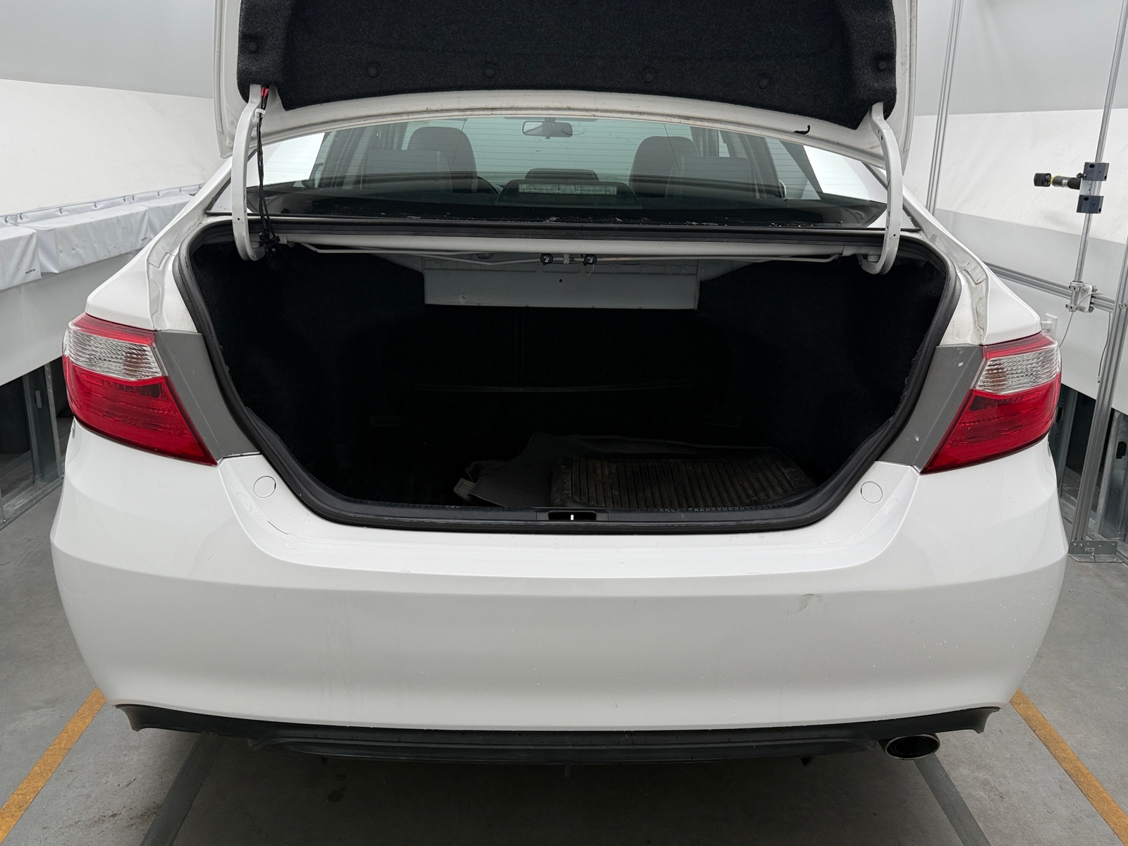 Thumbnail: 2017 Toyota Camry - 7