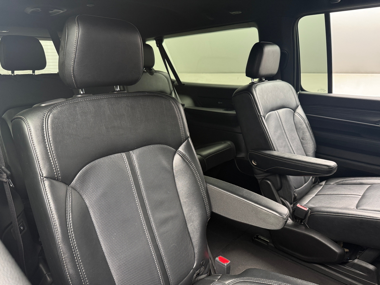 Thumbnail: 2024 Jeep Wagoneer - 5