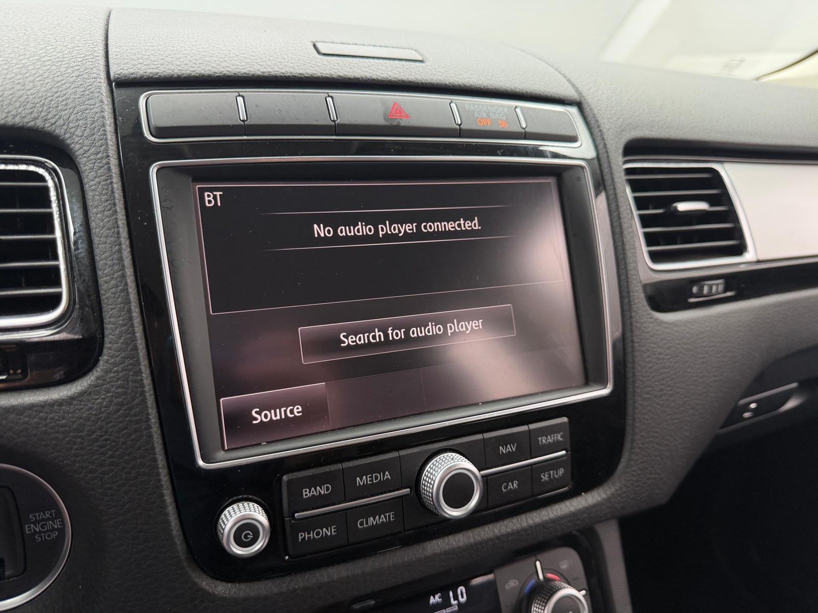 Thumbnail: 2016 Volkswagen Touareg - 4