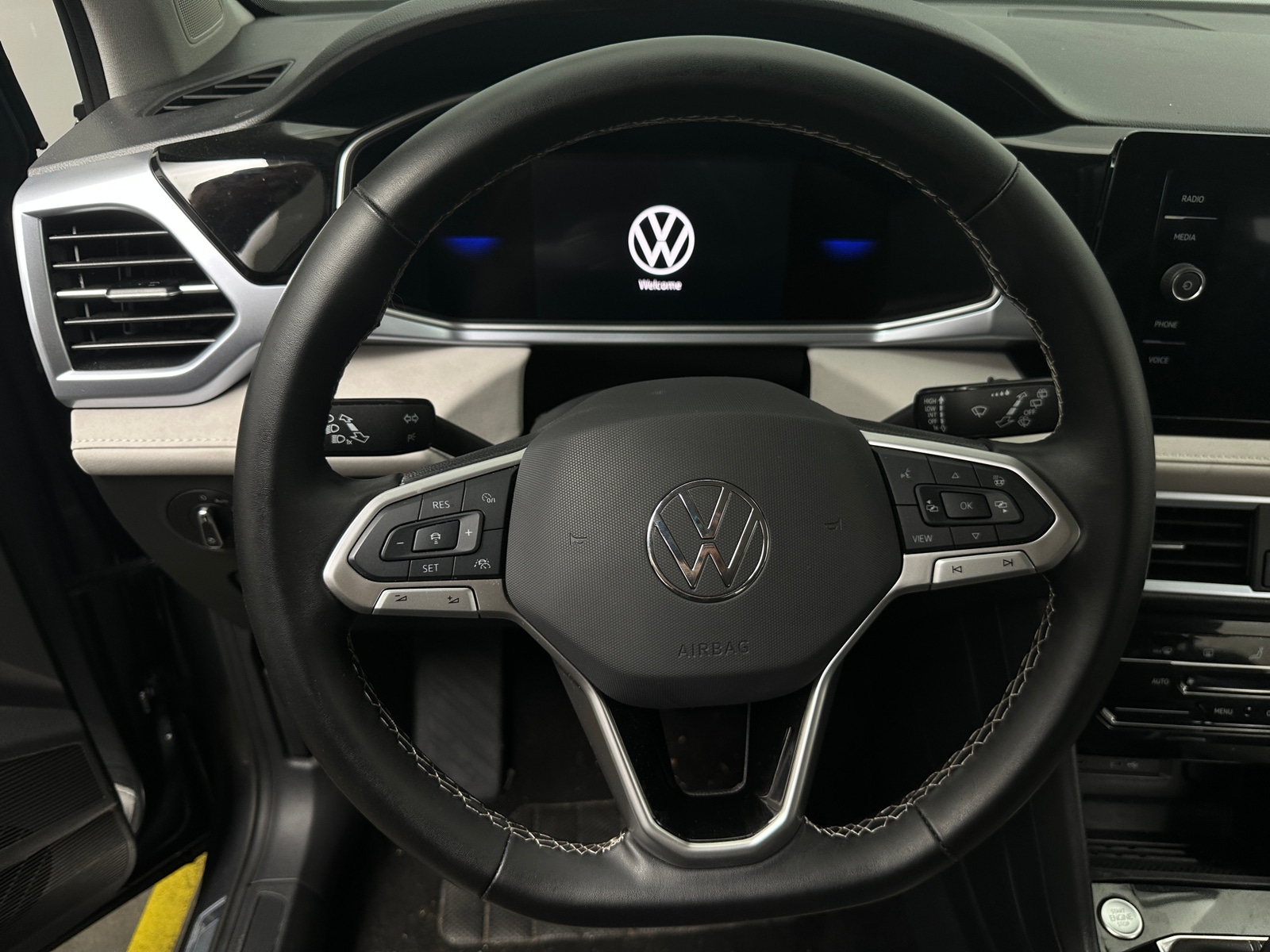 Thumbnail: 2025 Volkswagen Taos - 5