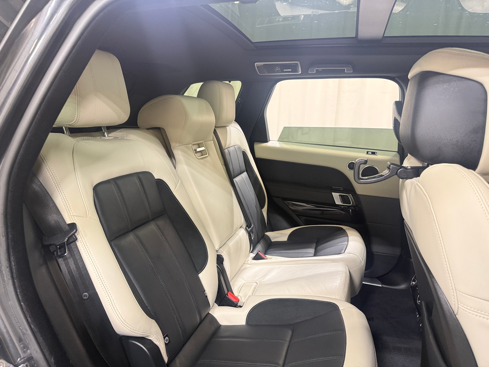 Thumbnail: 2021 Land Rover Range Rover Sport - 5