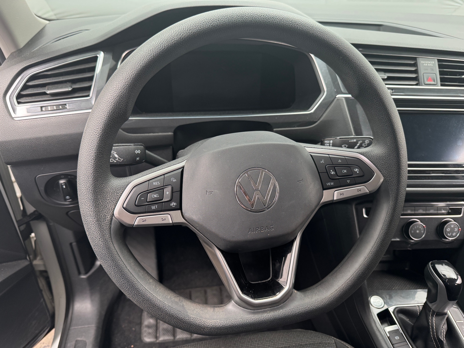 Thumbnail: 2022 Volkswagen Tiguan - 5