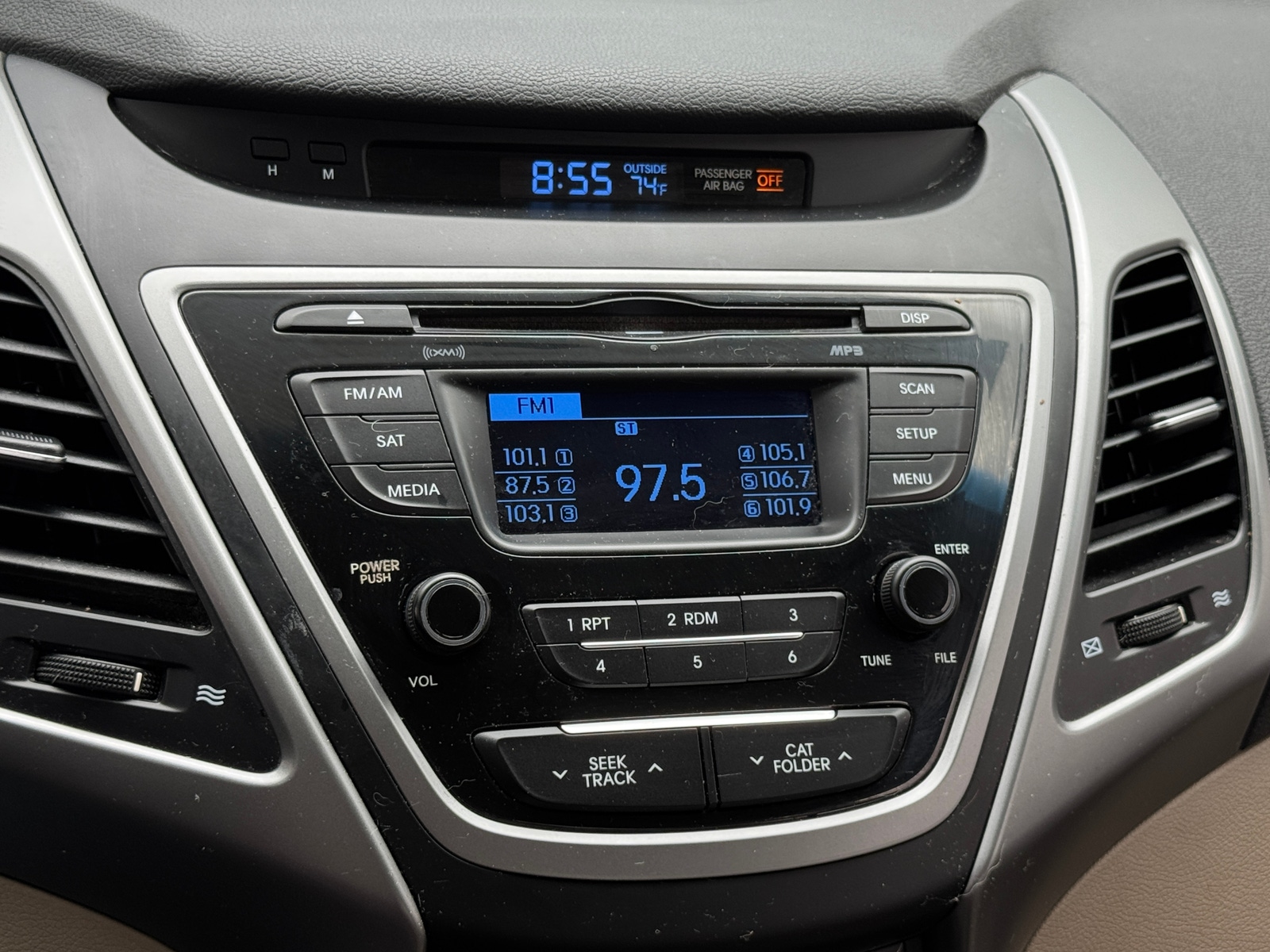 Thumbnail: 2016 Hyundai Elantra - 4