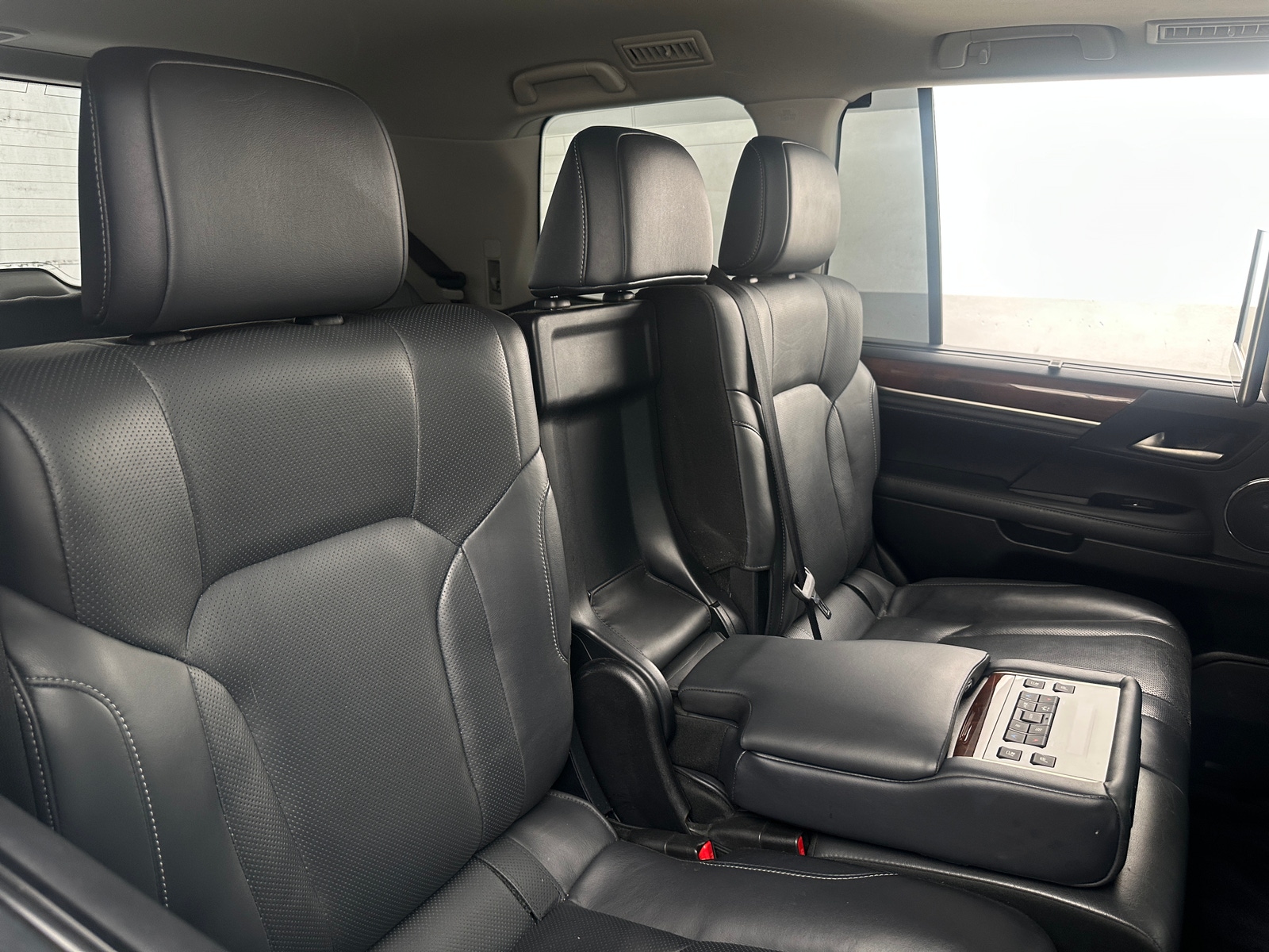 Thumbnail: 2018 Lexus LX - 5