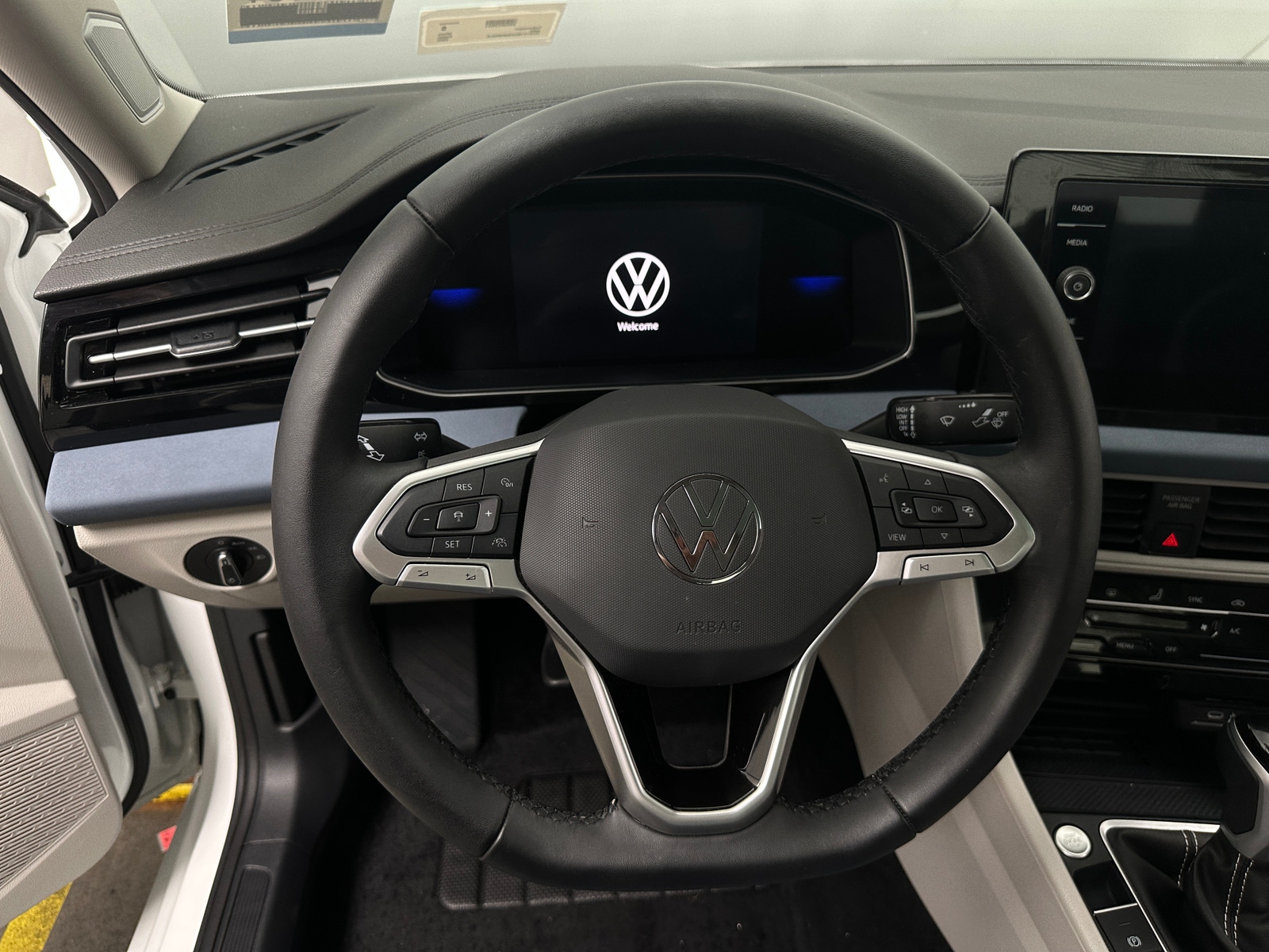 Thumbnail: 2025 Volkswagen Jetta - 5