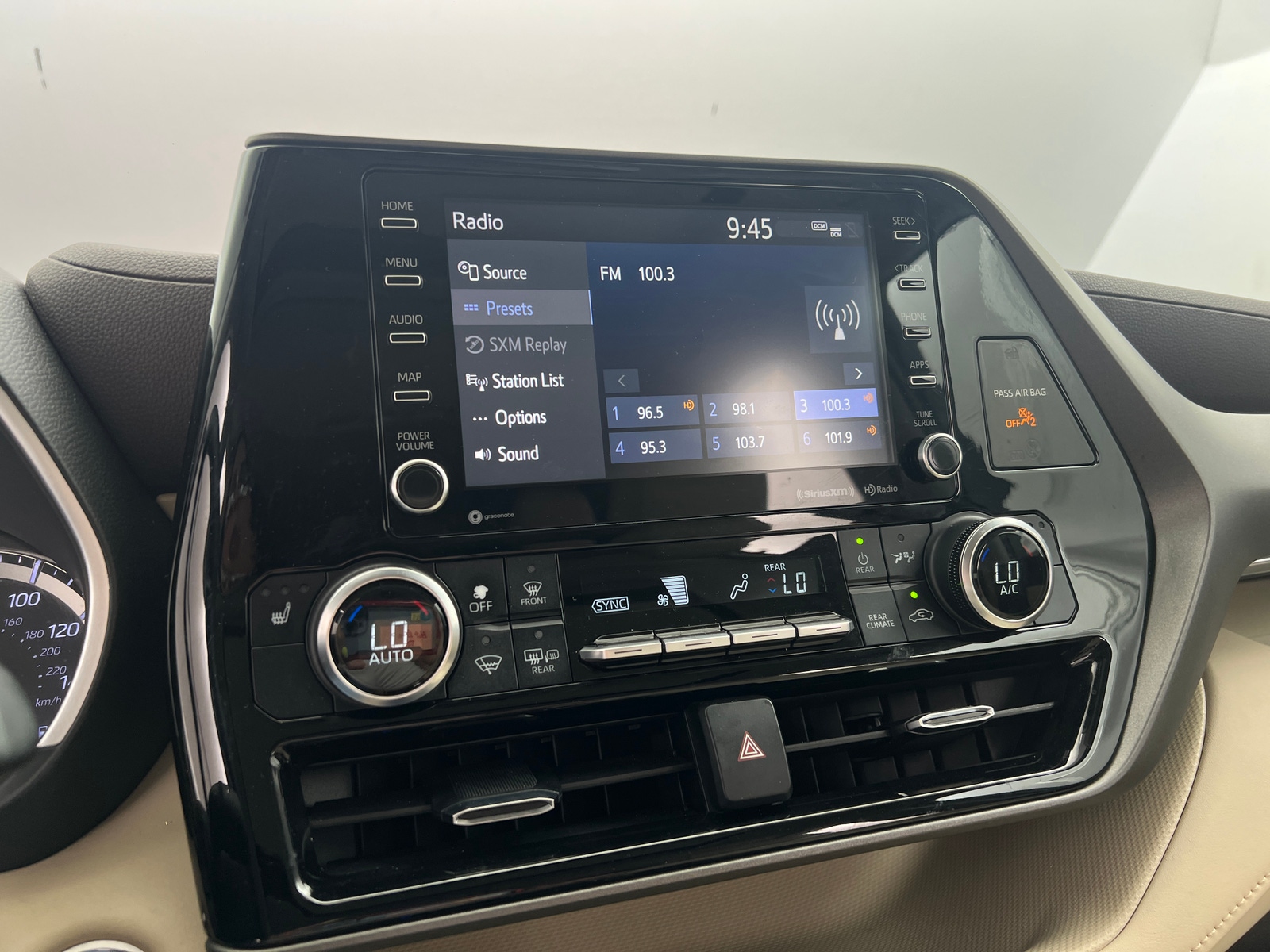 Thumbnail: 2022 Toyota Highlander - 3