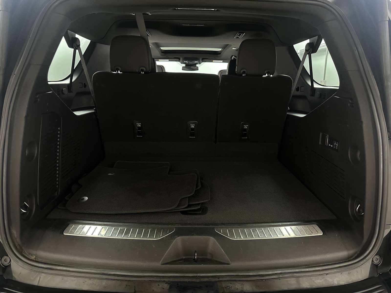 Thumbnail: 2023 GMC Yukon XL - 6