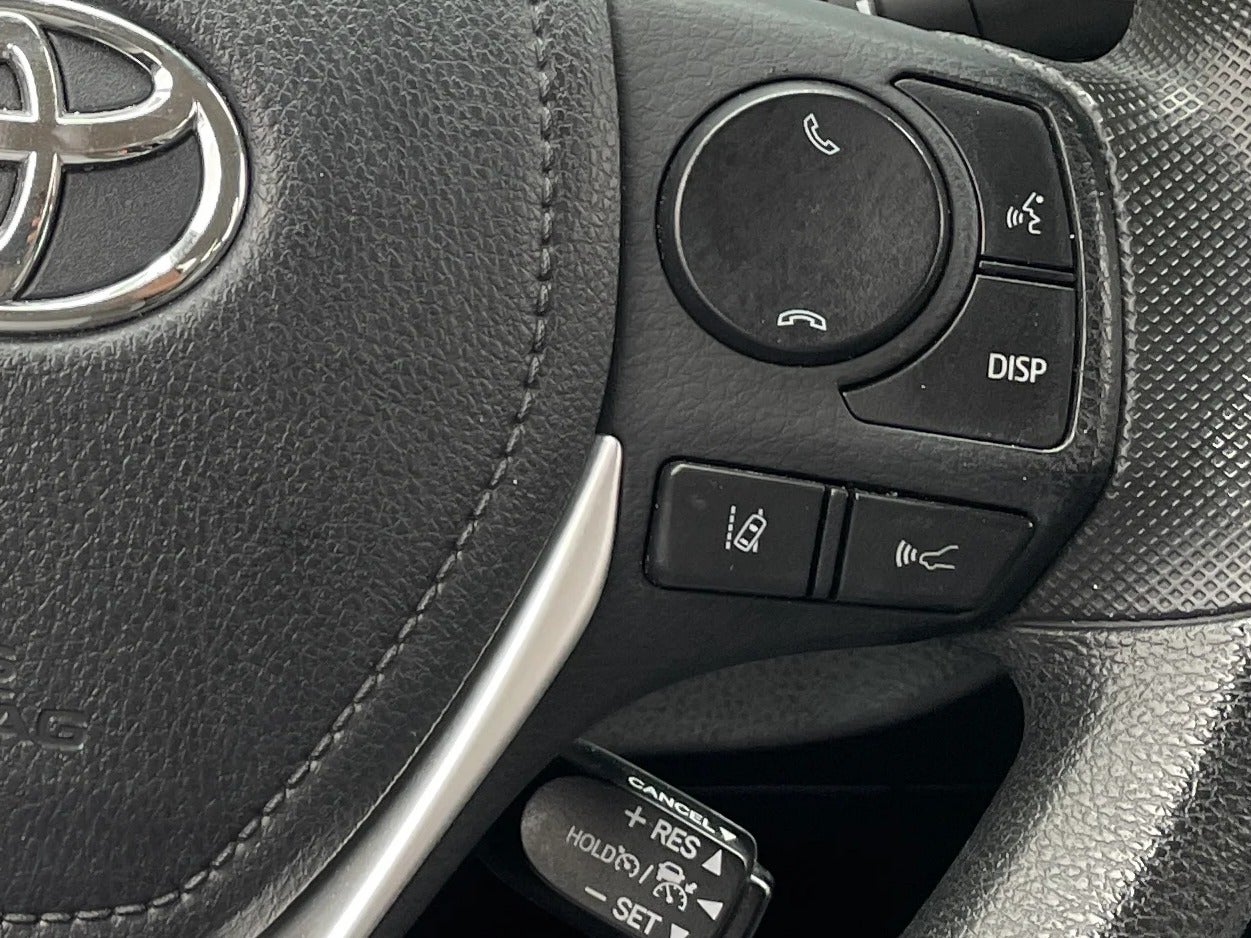 2017 Toyota Corolla LE - Photo 16