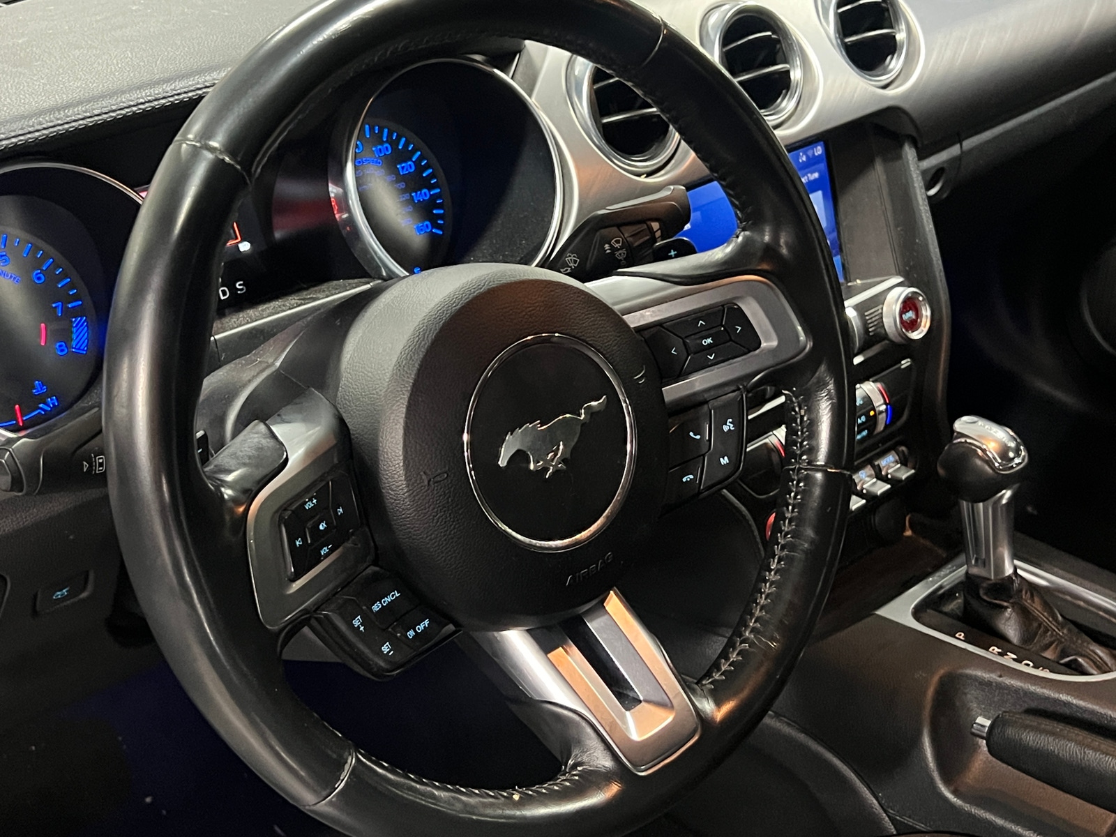 Thumbnail: 2022 Ford Mustang - 4