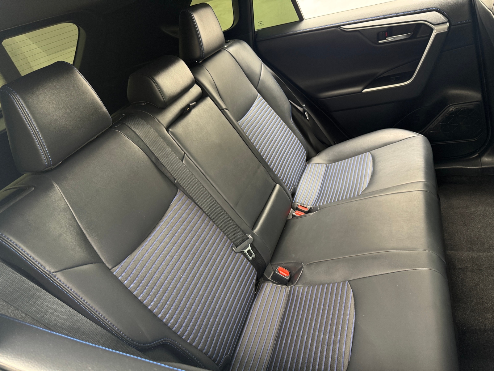 Thumbnail: 2021 Toyota RAV4 - 6