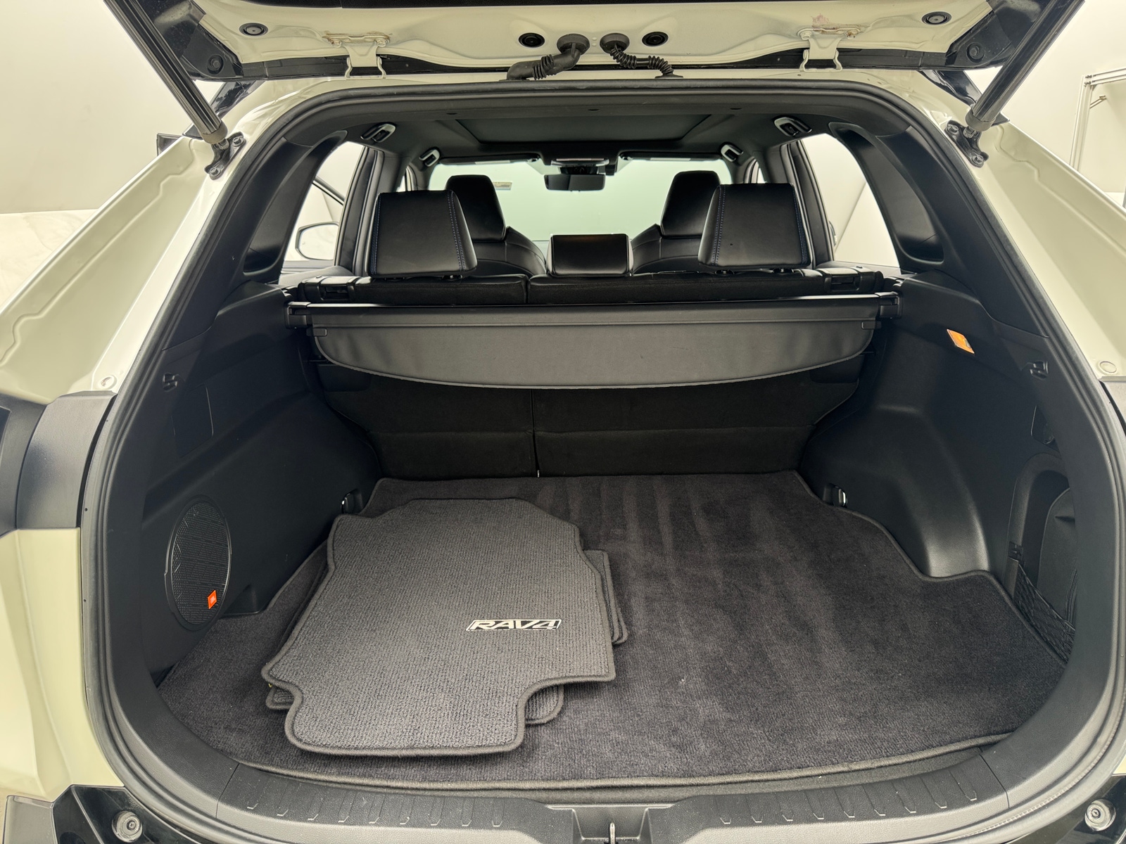 Thumbnail: 2021 Toyota RAV4 - 7