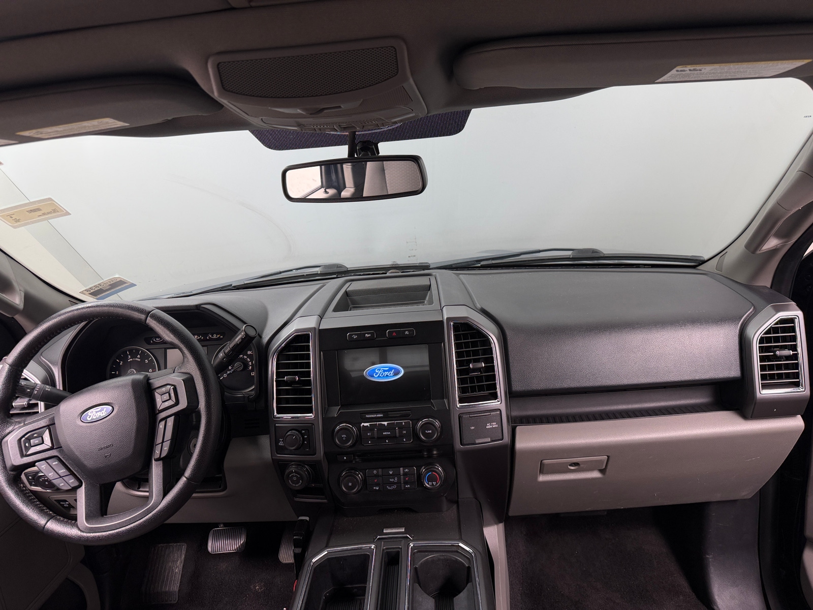 Thumbnail: 2016 Ford Econoline - 3