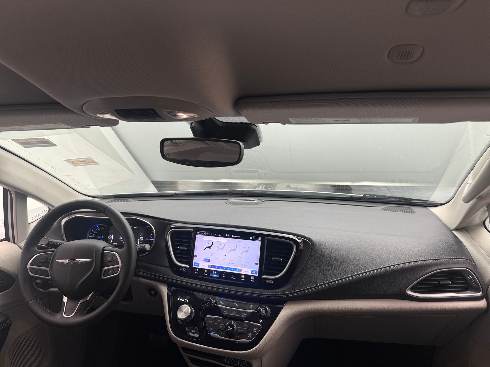 Thumbnail: 2024 Chrysler Pacifica - 2