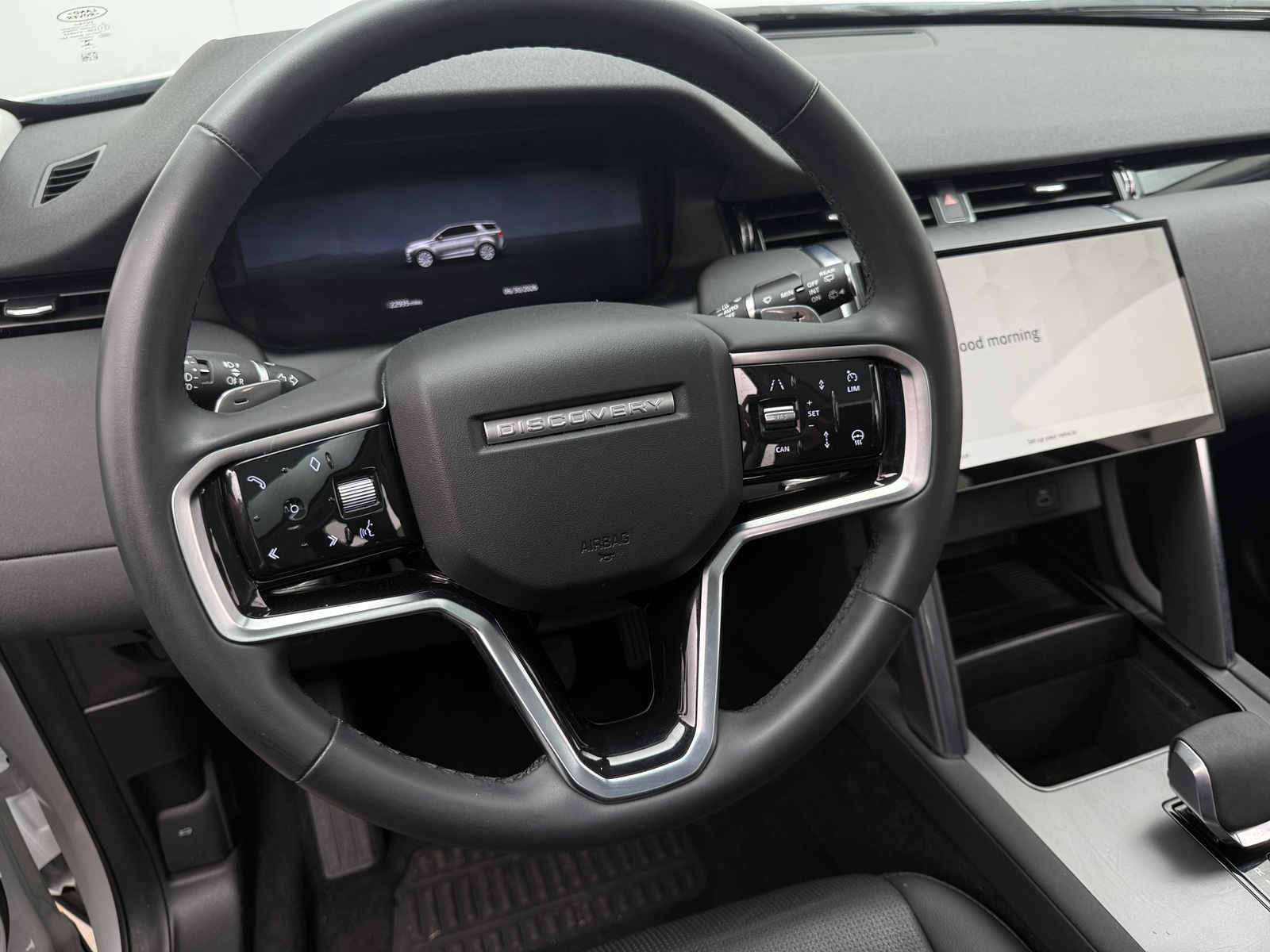 Thumbnail: 2025 Land Rover Discovery Sport - 4