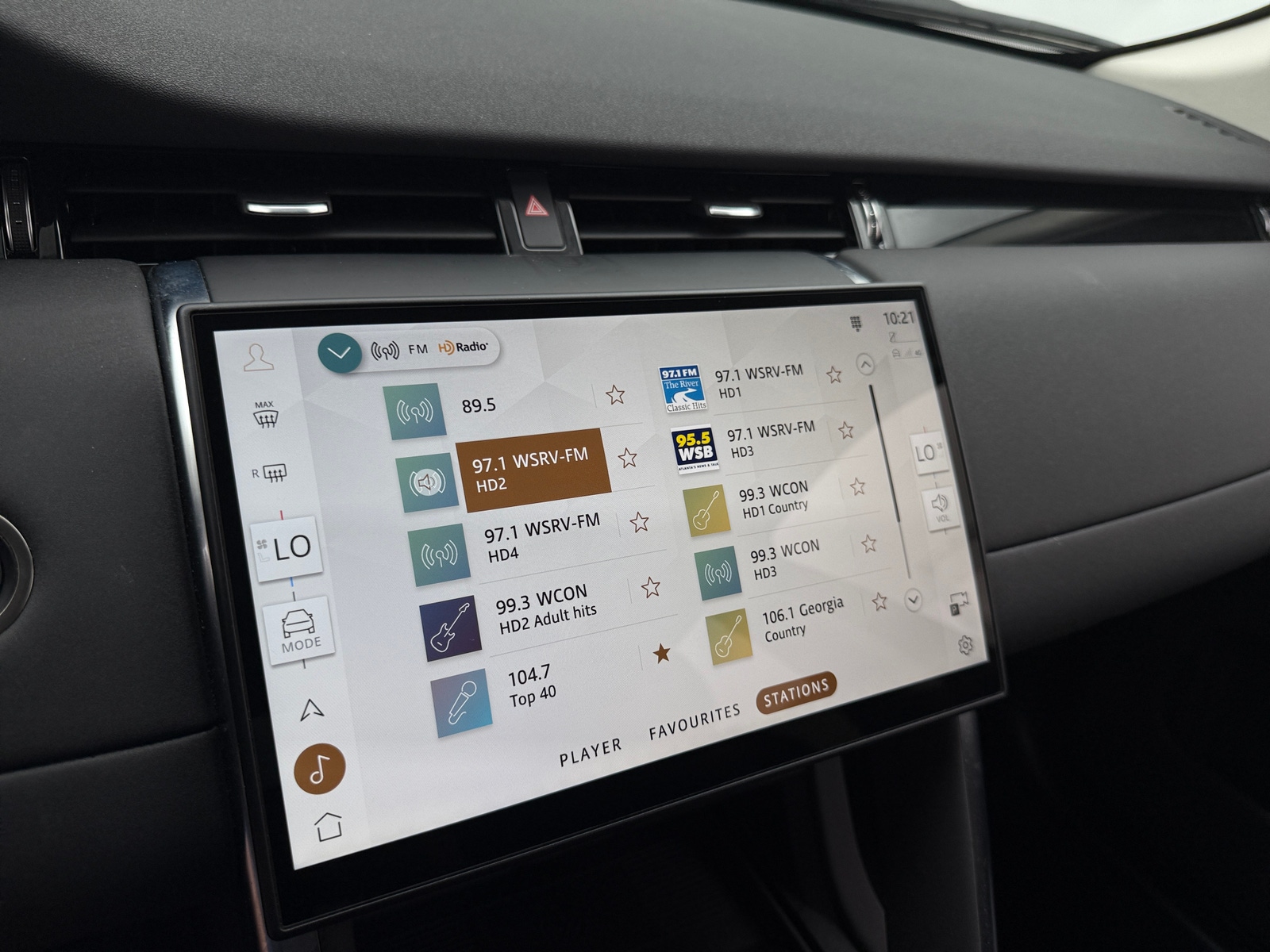 Thumbnail: 2025 Land Rover Discovery Sport - 3