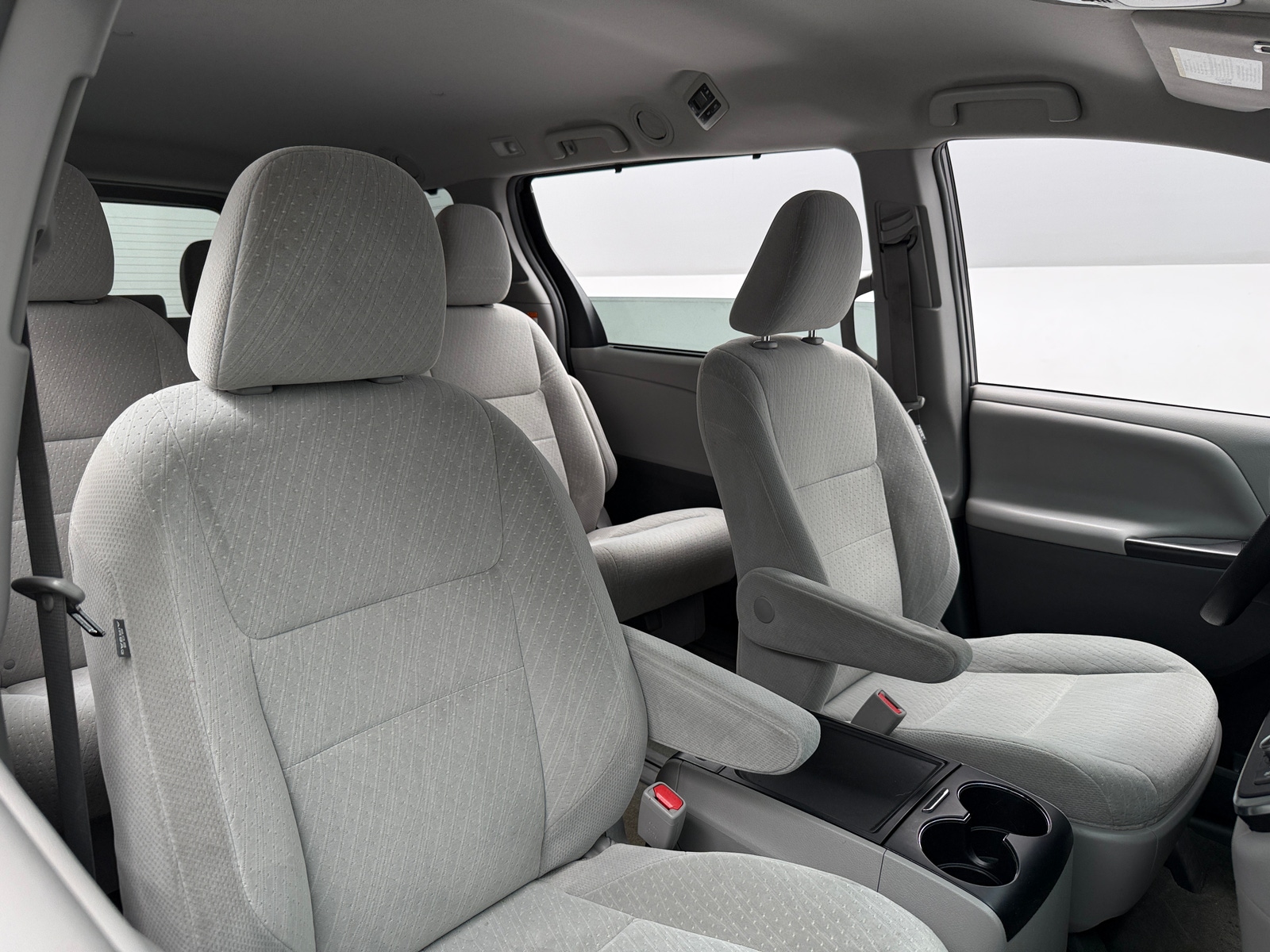 Thumbnail: 2017 Toyota Sienna - 2
