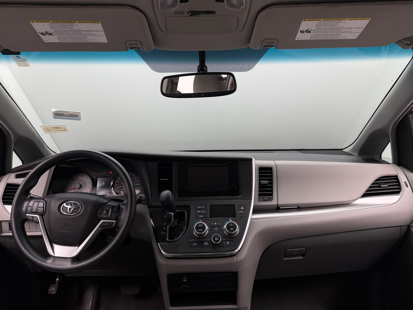 Thumbnail: 2017 Toyota Sienna - 3