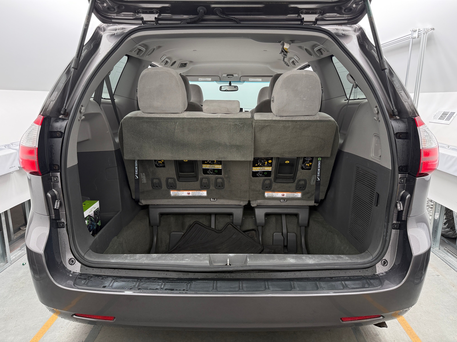 Thumbnail: 2017 Toyota Sienna - 7