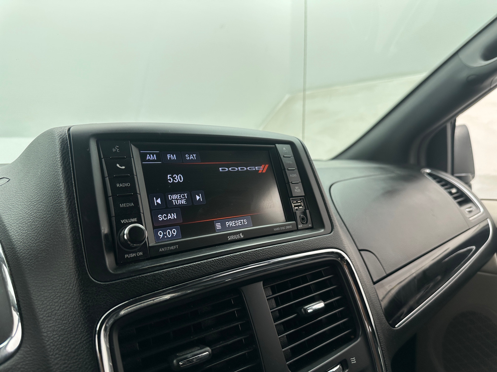 Thumbnail: 2019 Dodge Grand Caravan - 3