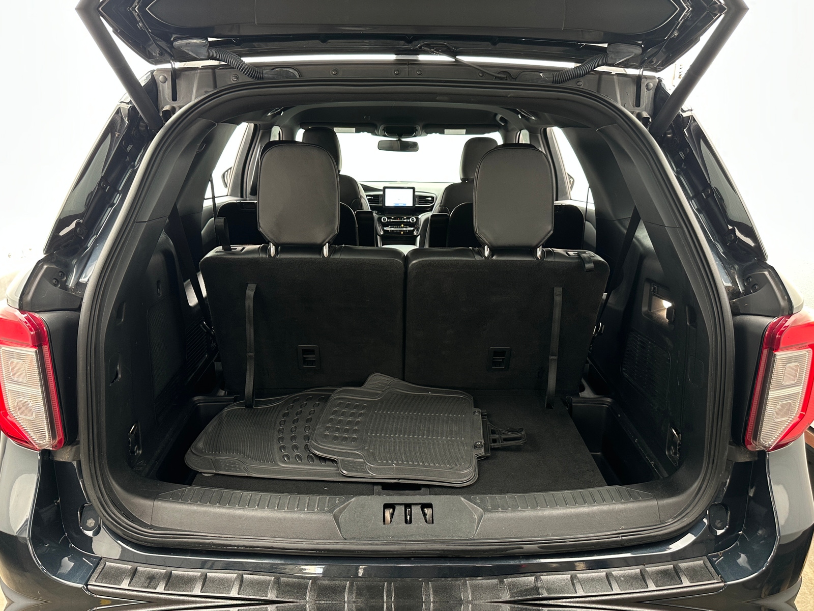 Thumbnail: 2022 Ford Explorer - 6