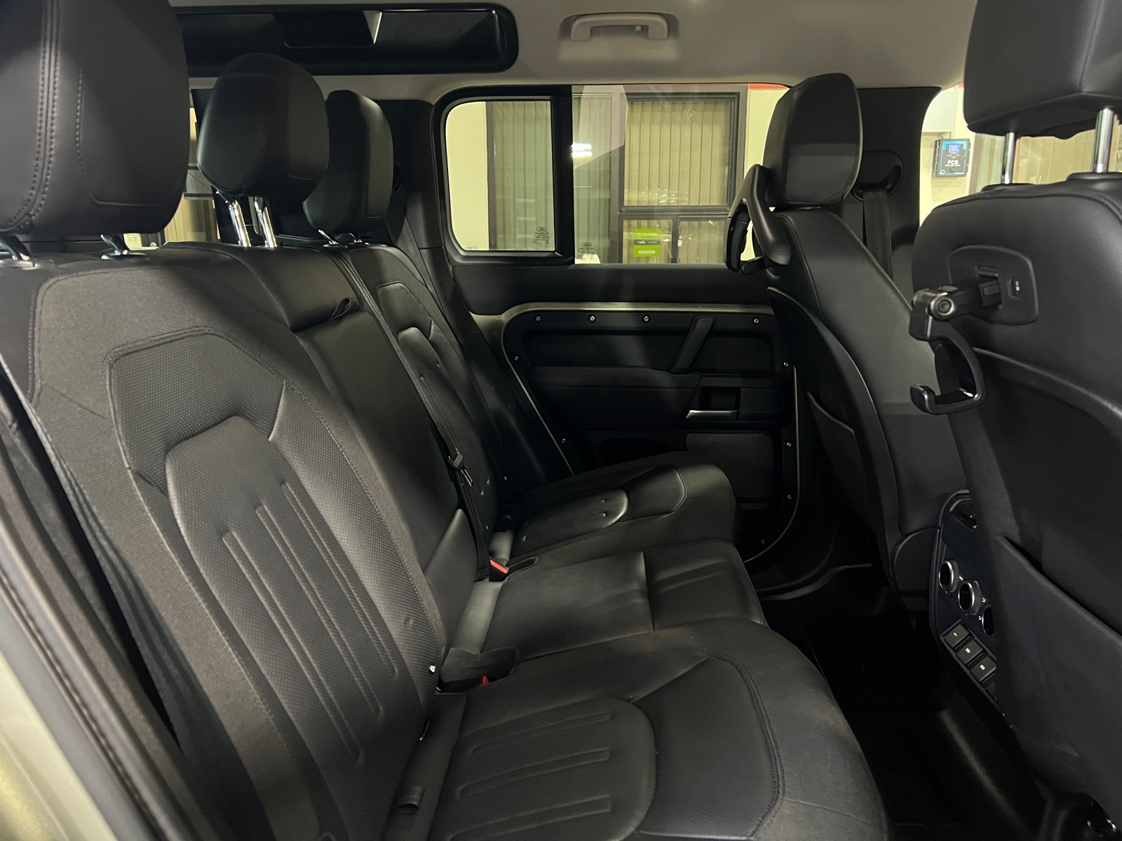 Thumbnail: 2020 Land Rover Defender - 5