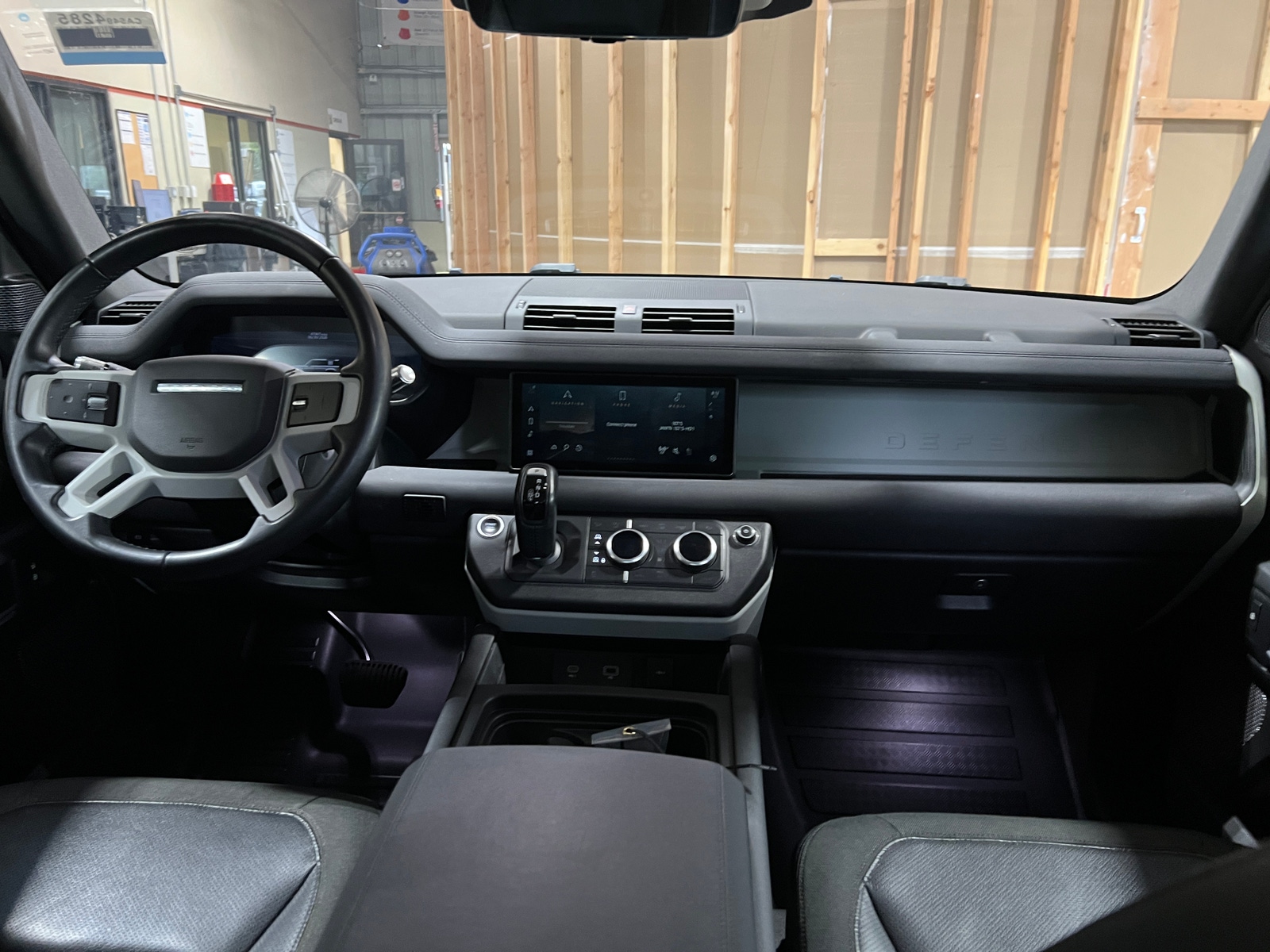 Thumbnail: 2020 Land Rover Defender - 2