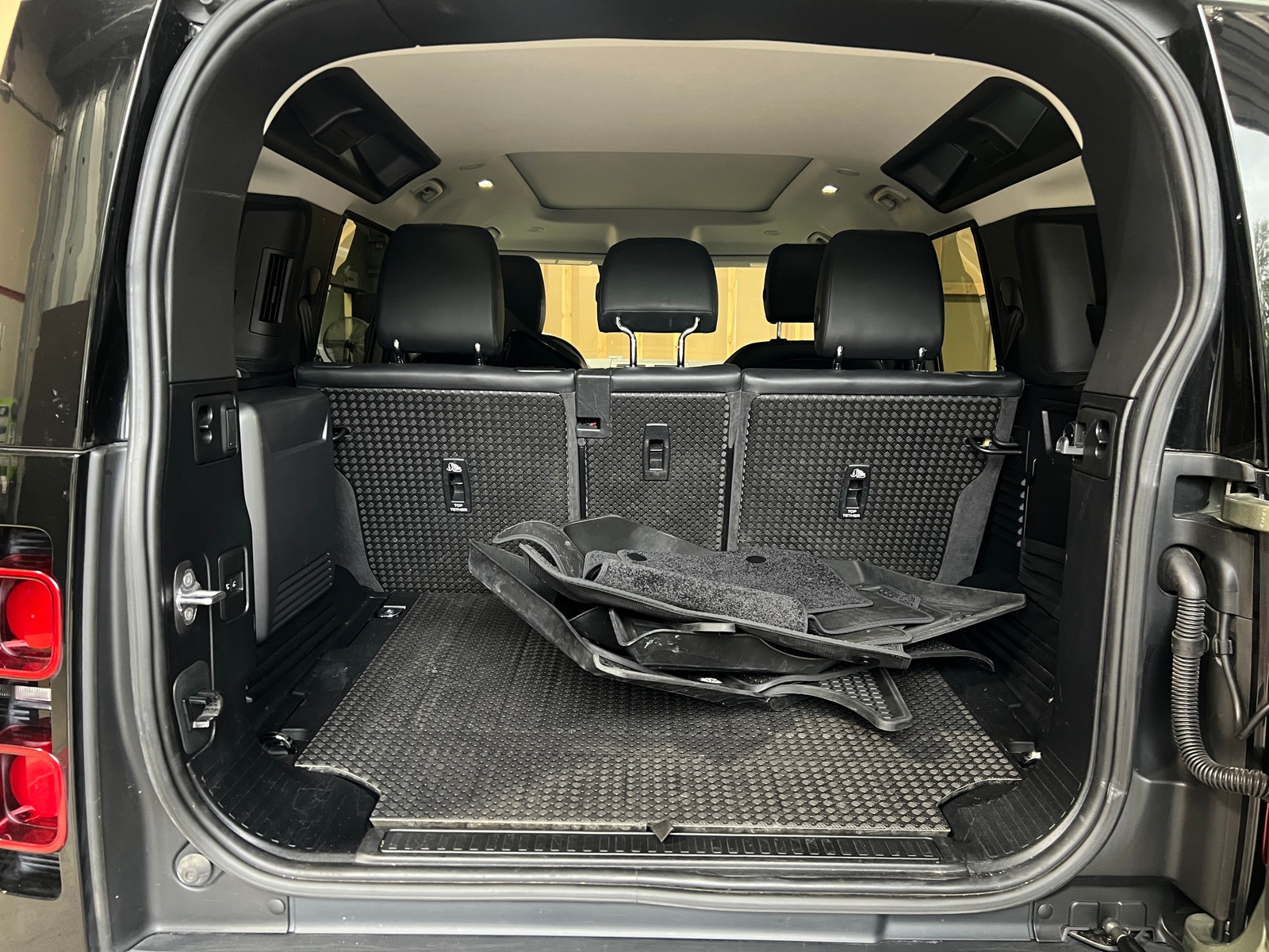 Thumbnail: 2020 Land Rover Defender - 6