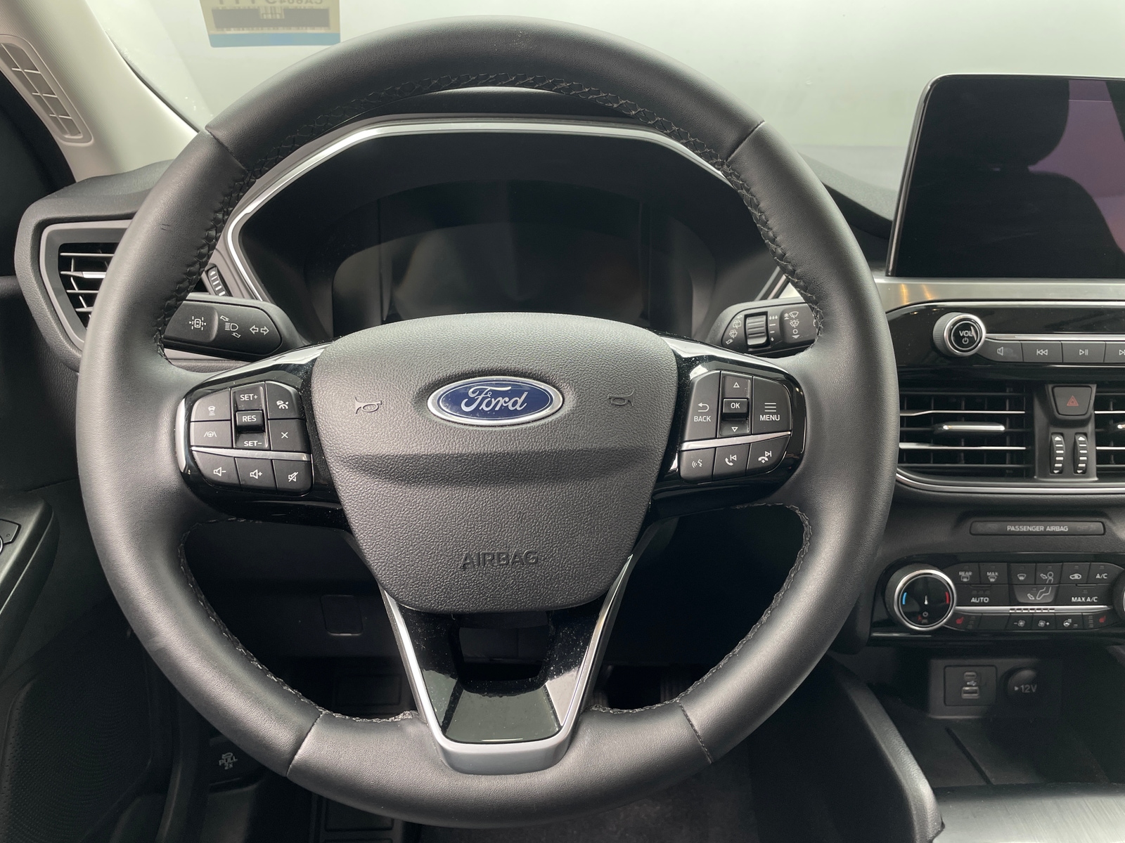 Thumbnail: 2022 Ford Escape - 4