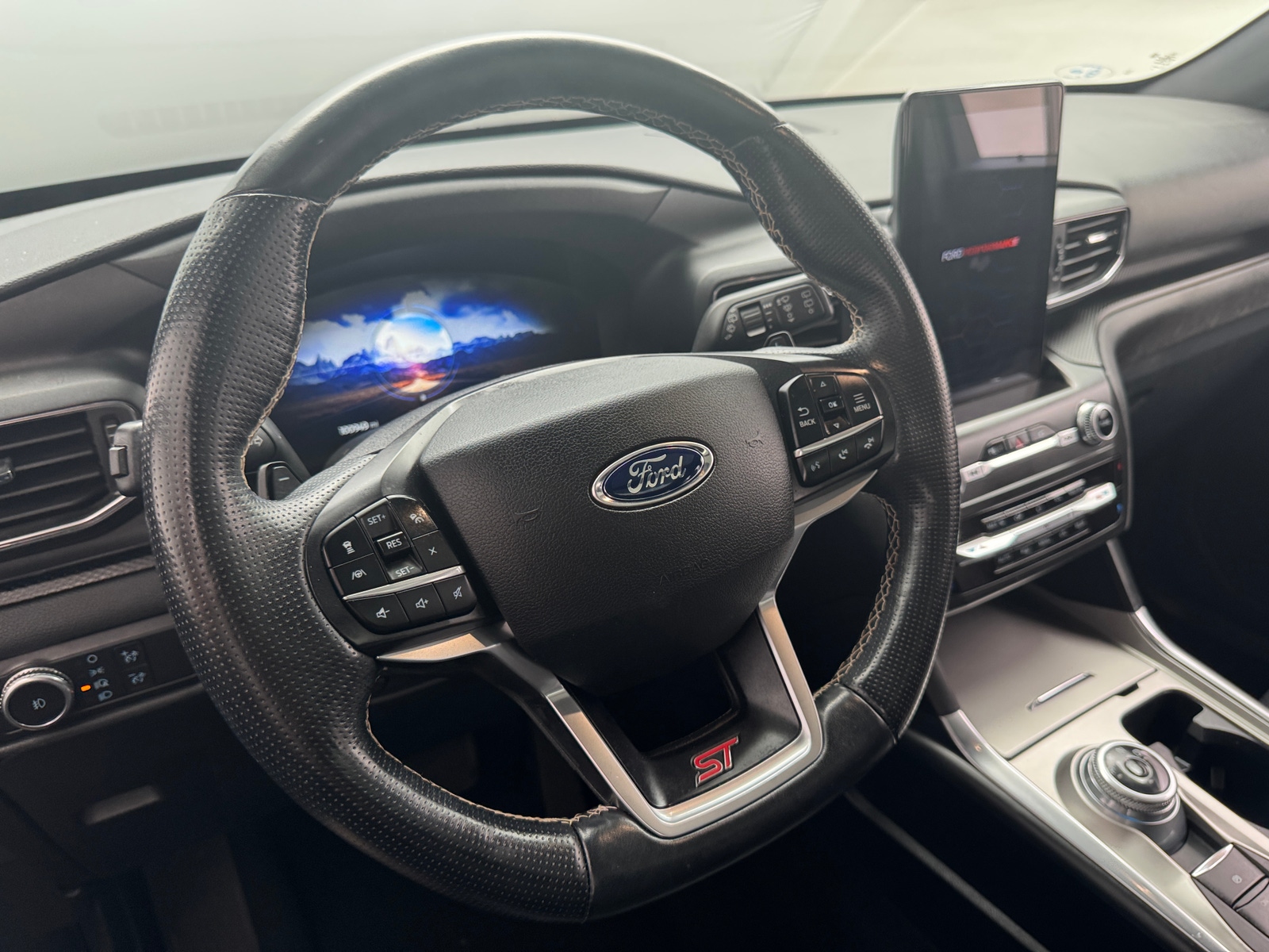 Thumbnail: 2020 Ford Explorer - 4
