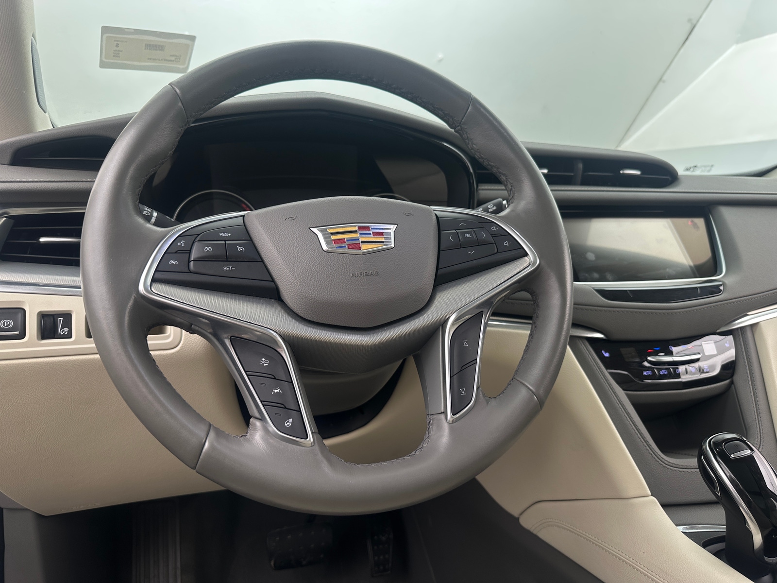Thumbnail: 2020 Cadillac XT5 - 4